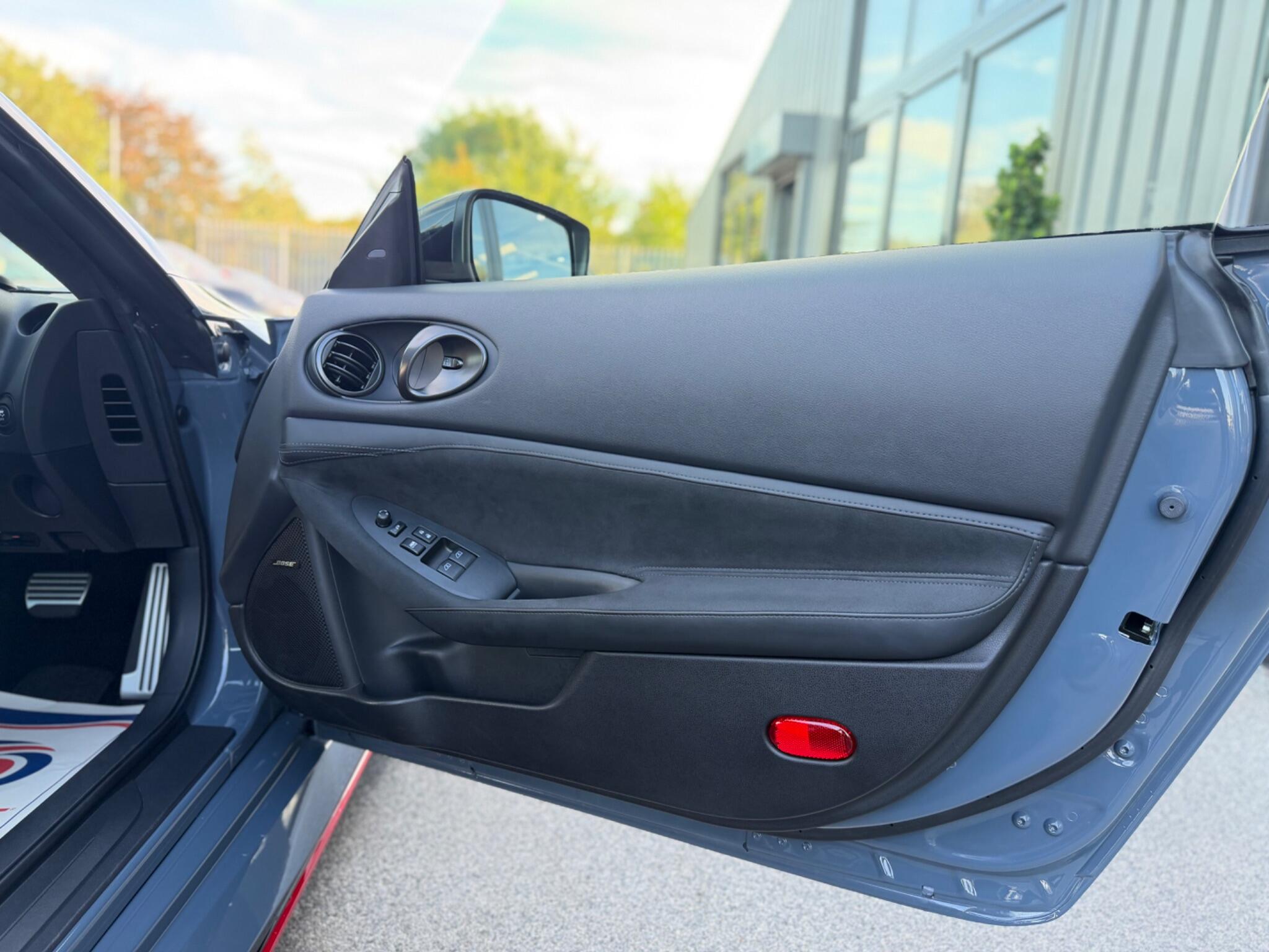 Nissan Fairlady view 33