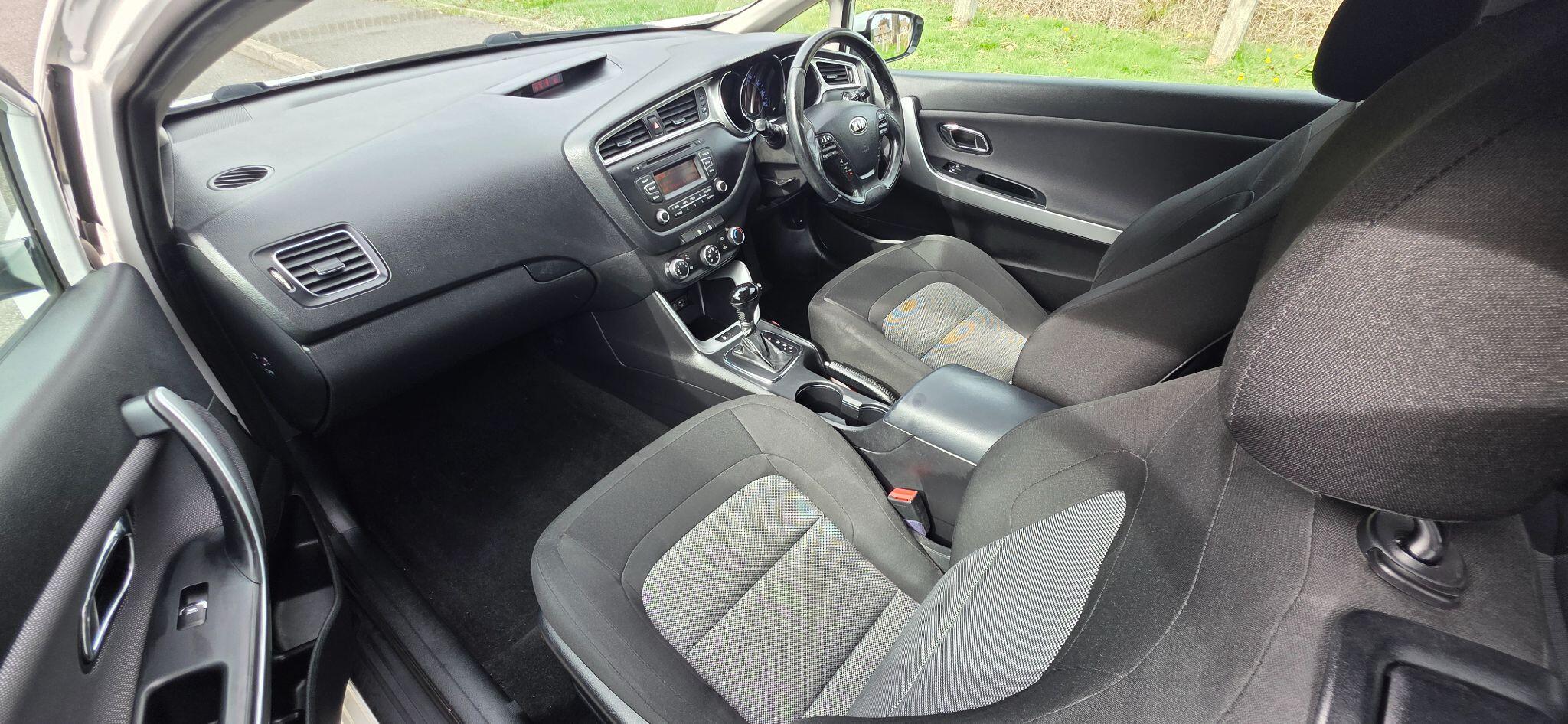 Kia ProCeed view 4
