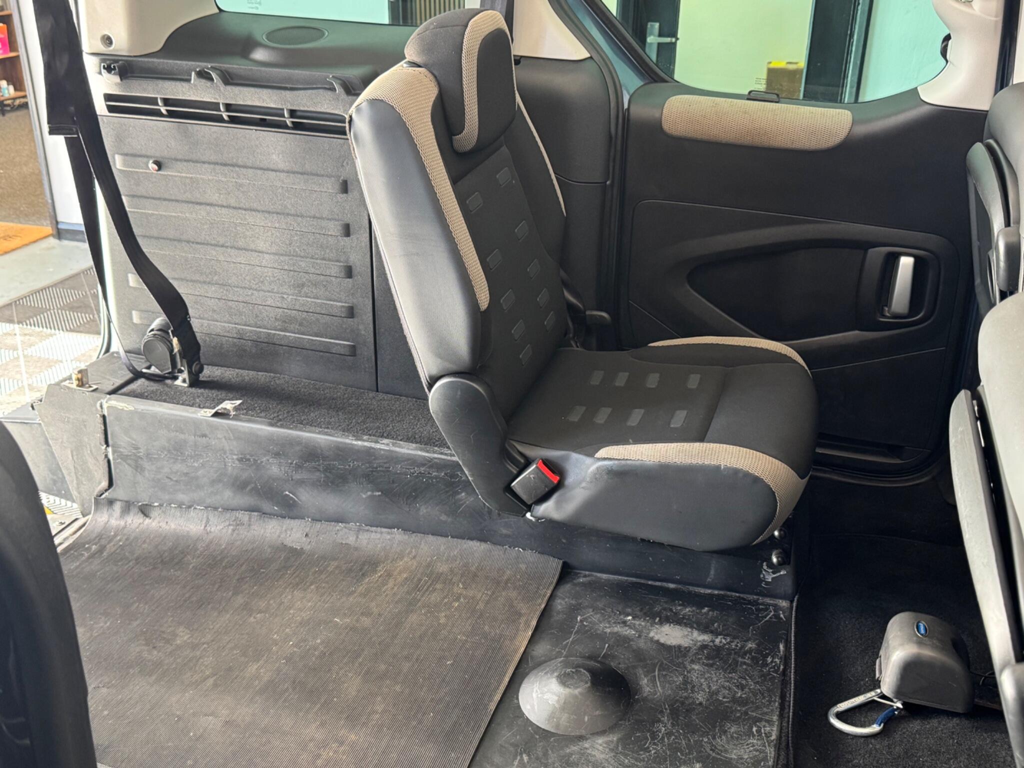 2014 Citroen Berlingo 1.6 e-HDi Airdream XTR Multispace MPV ETG6 Euro 5 (s/s) 5dr • 41,000 miles image 23