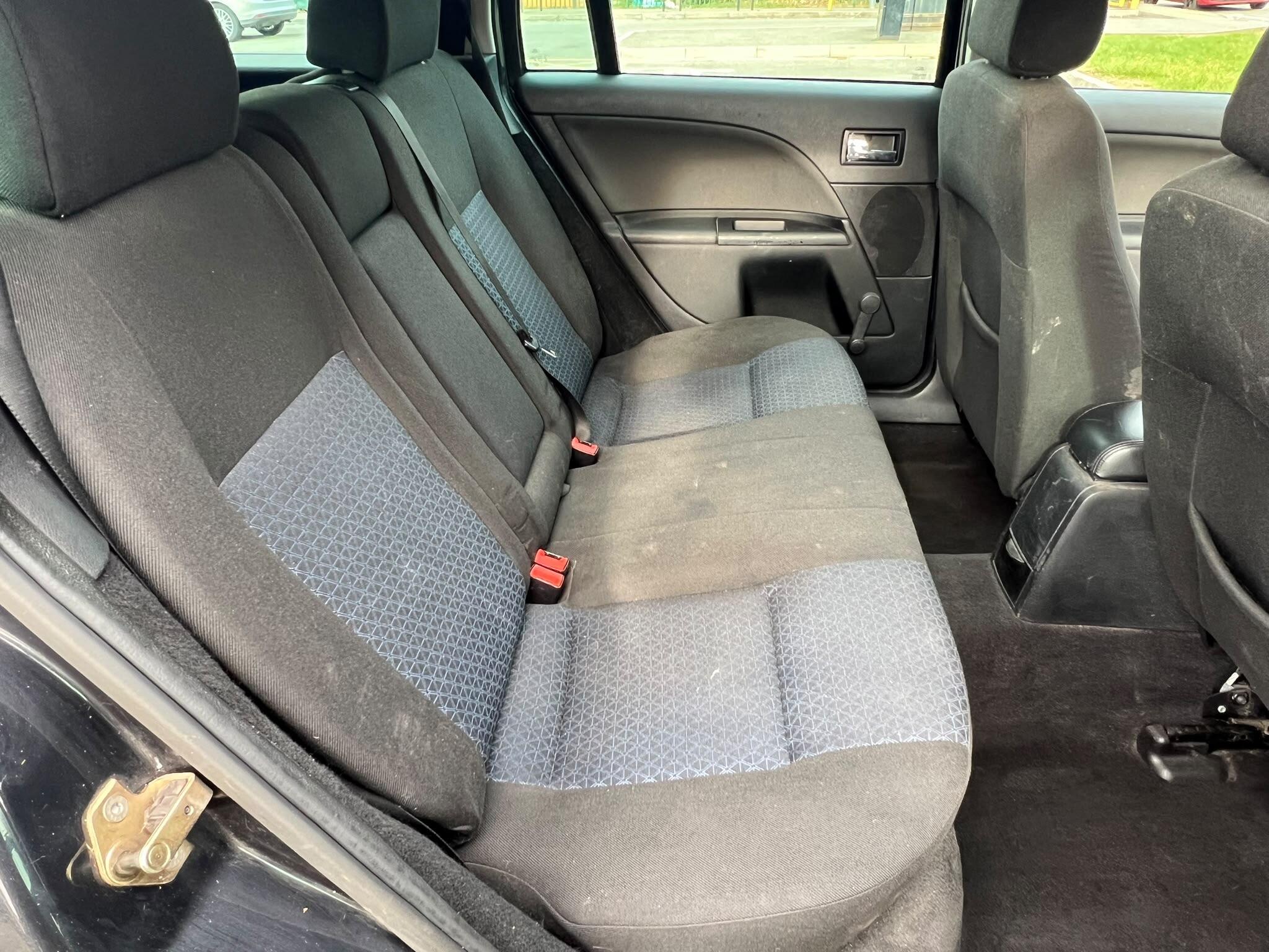 Ford Mondeo view 17