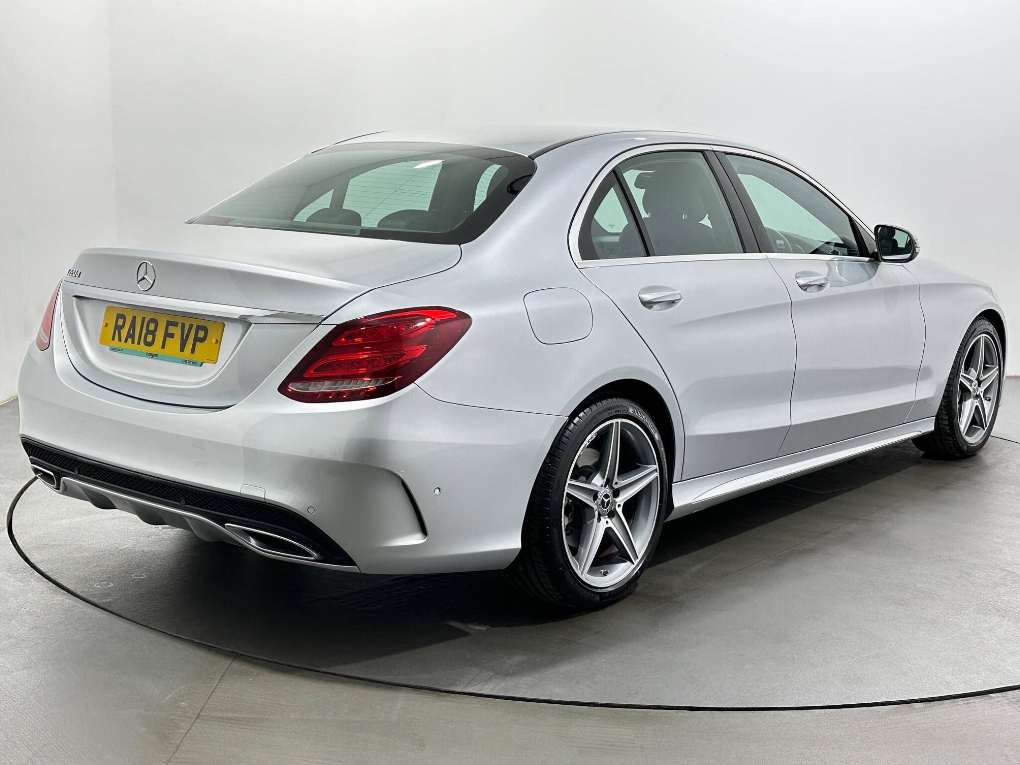 Mercedes-Benz C-Class view 8