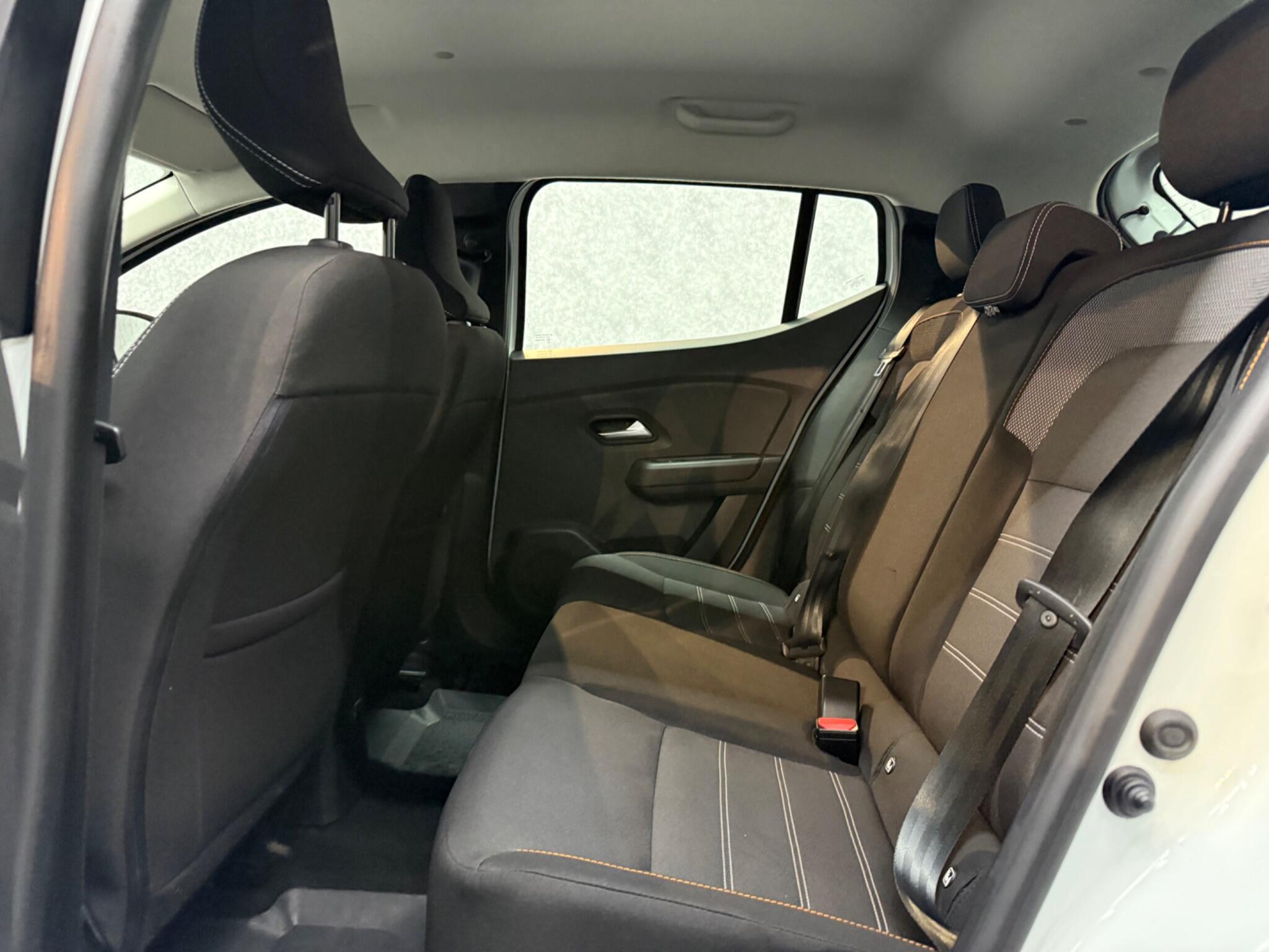 Dacia Sandero Stepway view 8