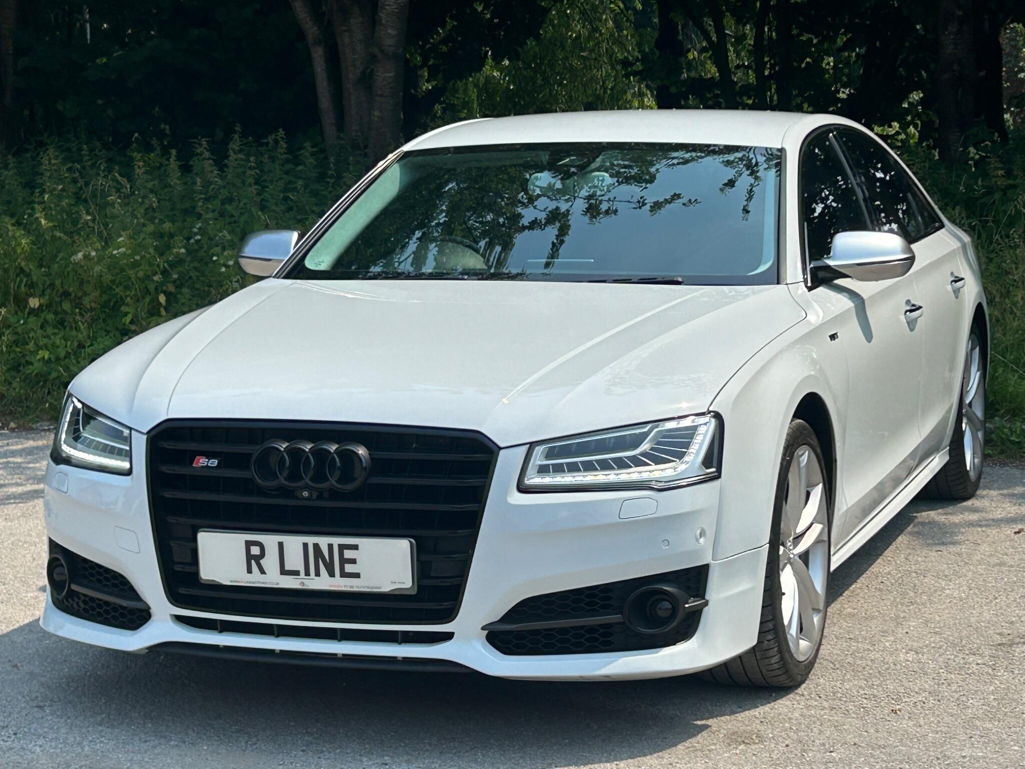 Audi S8 view 13