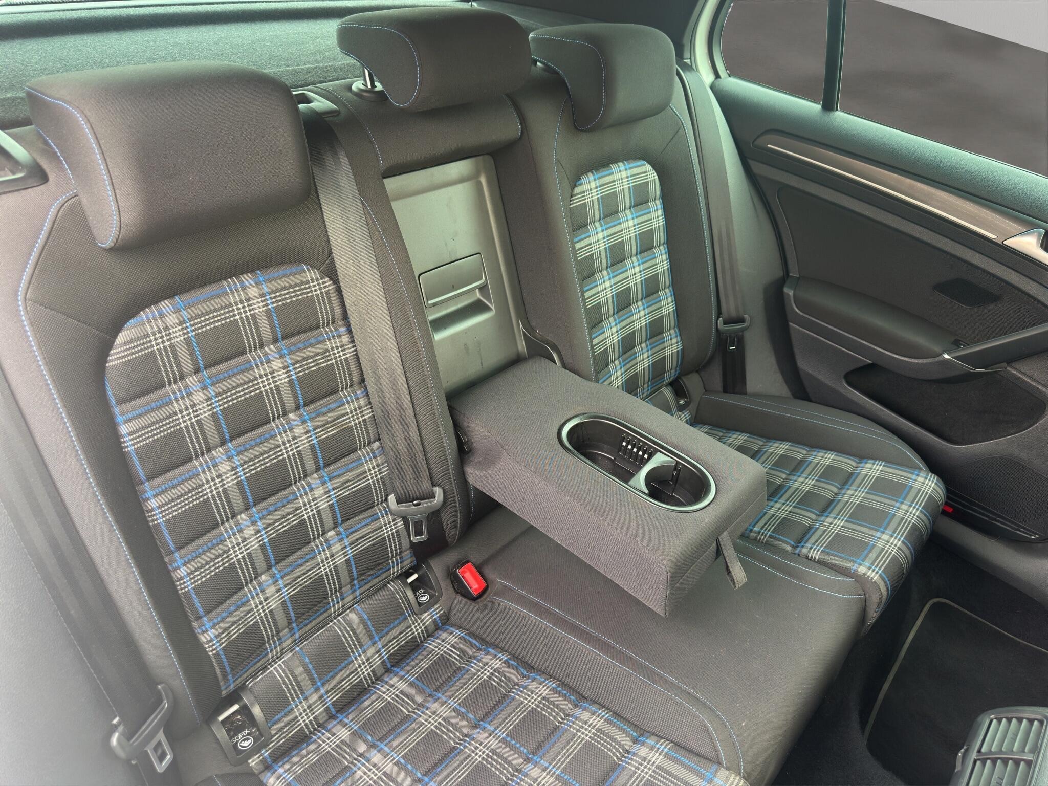 Volkswagen Golf view 11