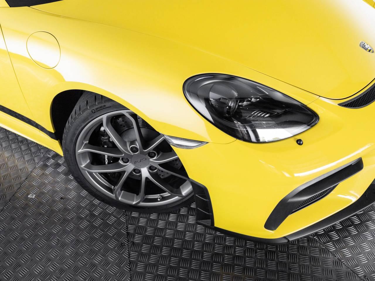 Porsche Cayman view 10