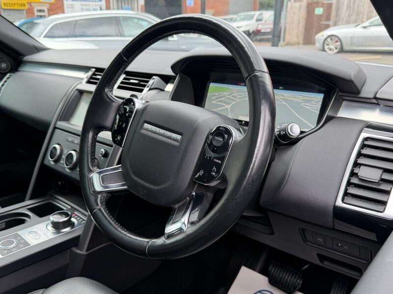 Land Rover Discovery 3 view 50
