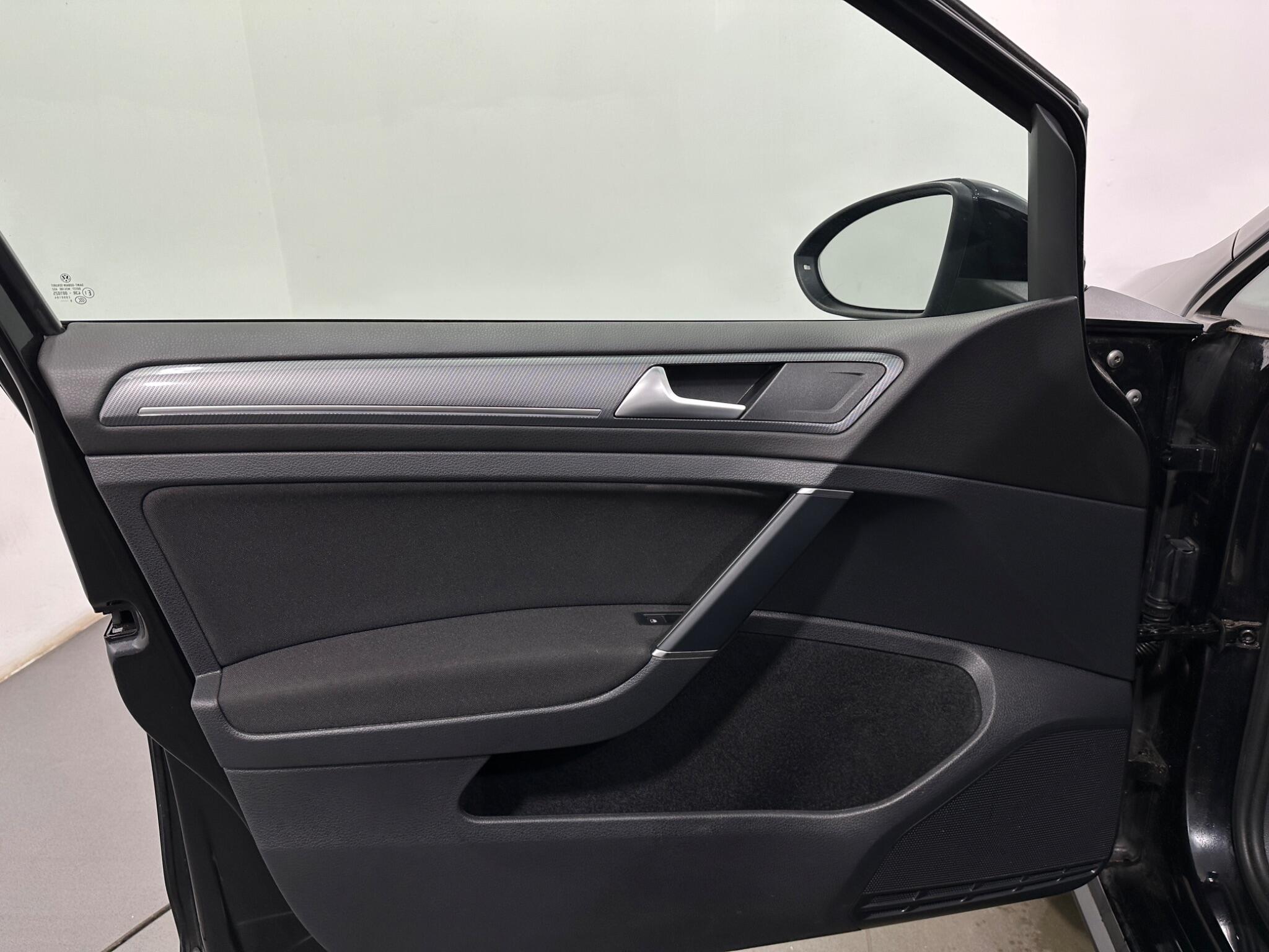 Volkswagen Golf view 38