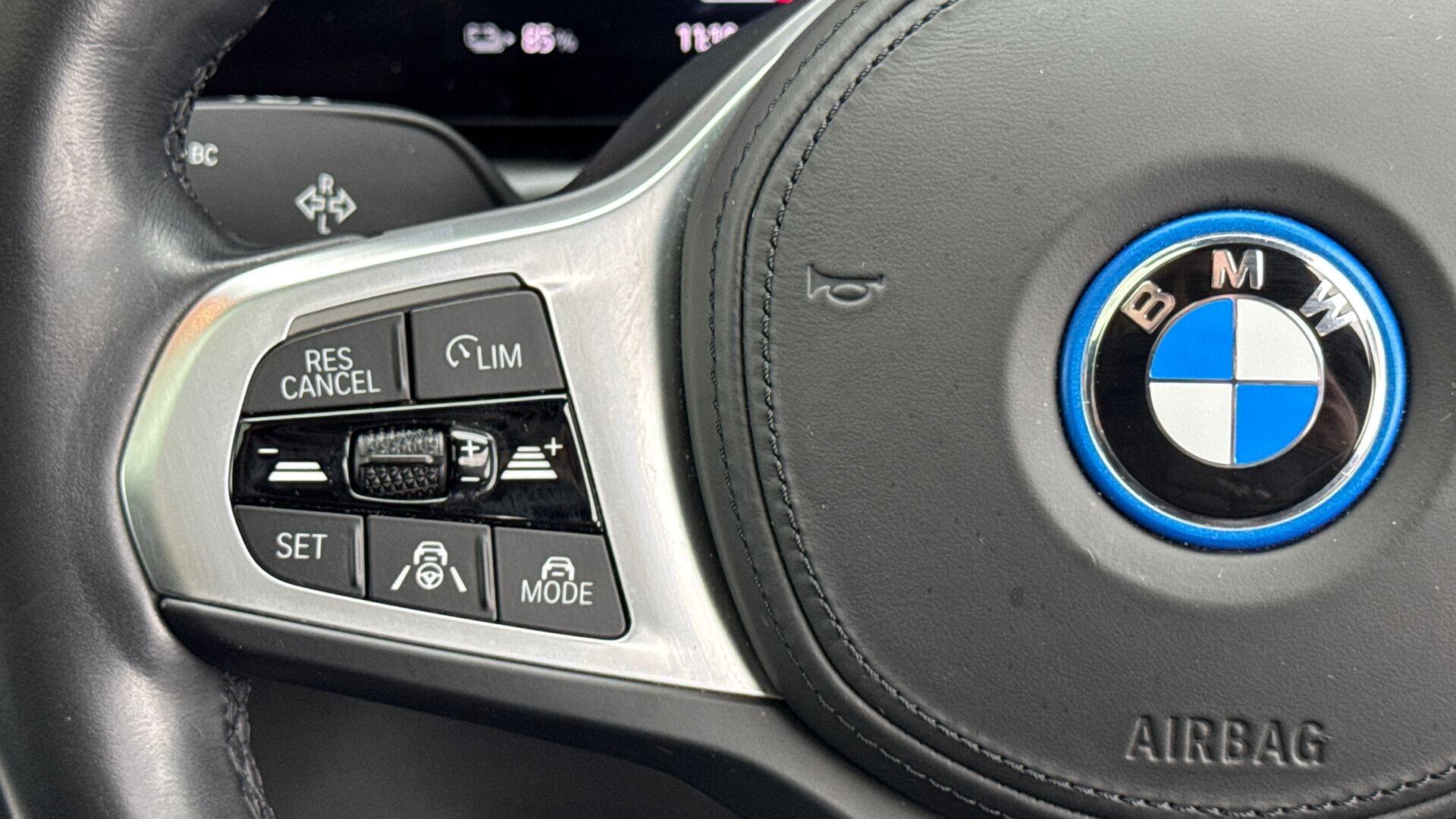 BMW i4 view 17