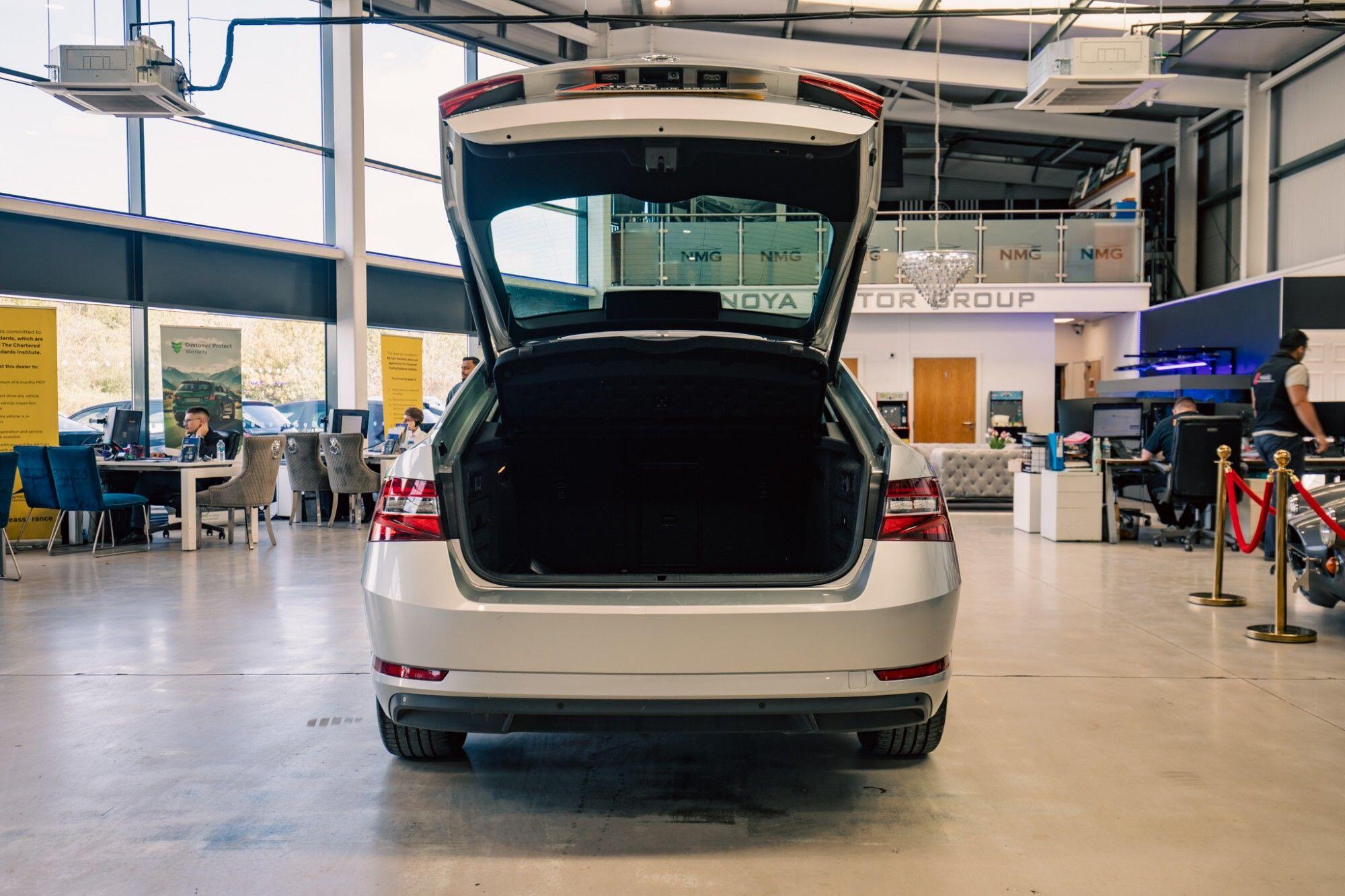 Skoda Superb view 30