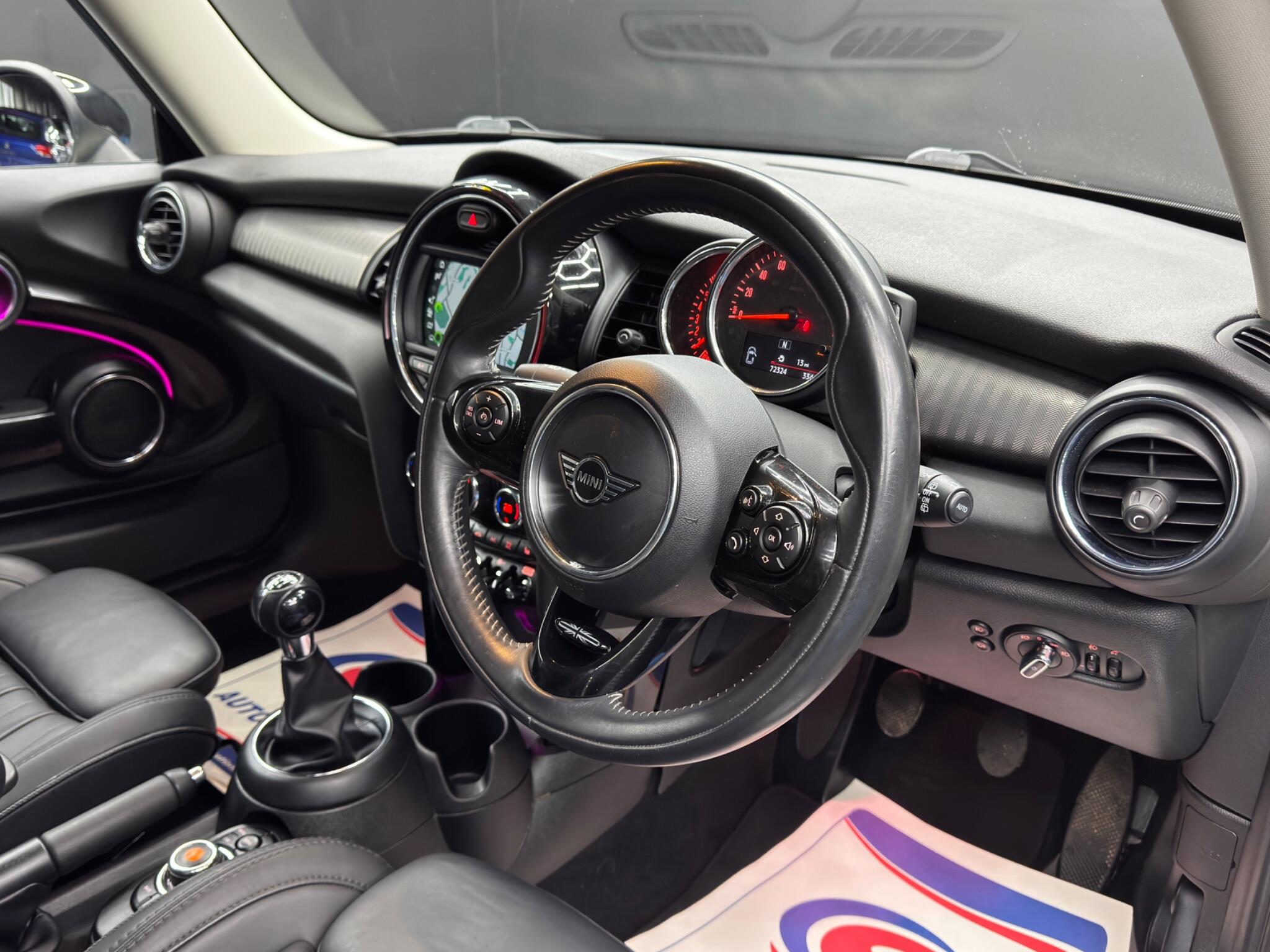 MINI Hatch view 9