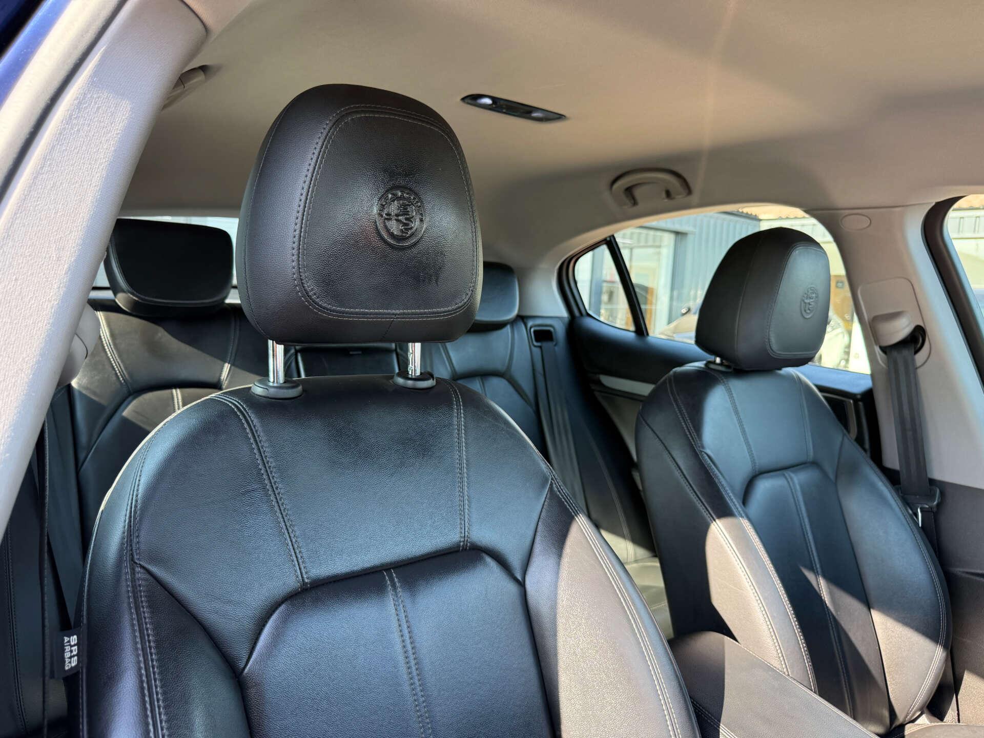 Alfa Romeo Stelvio view 40