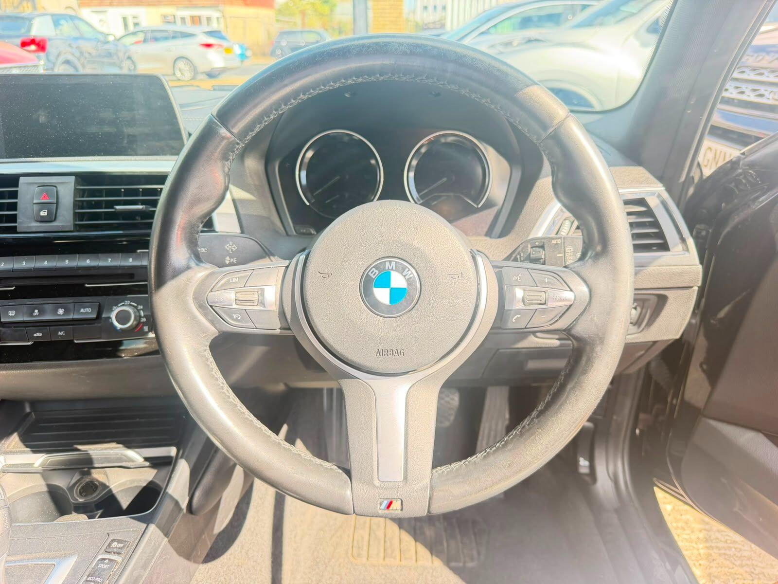 BMW 1 Series view 28