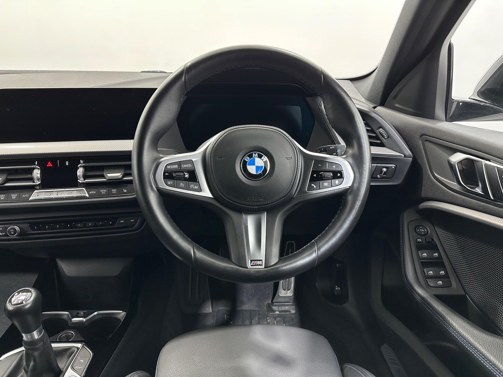 BMW 1 Series view 12