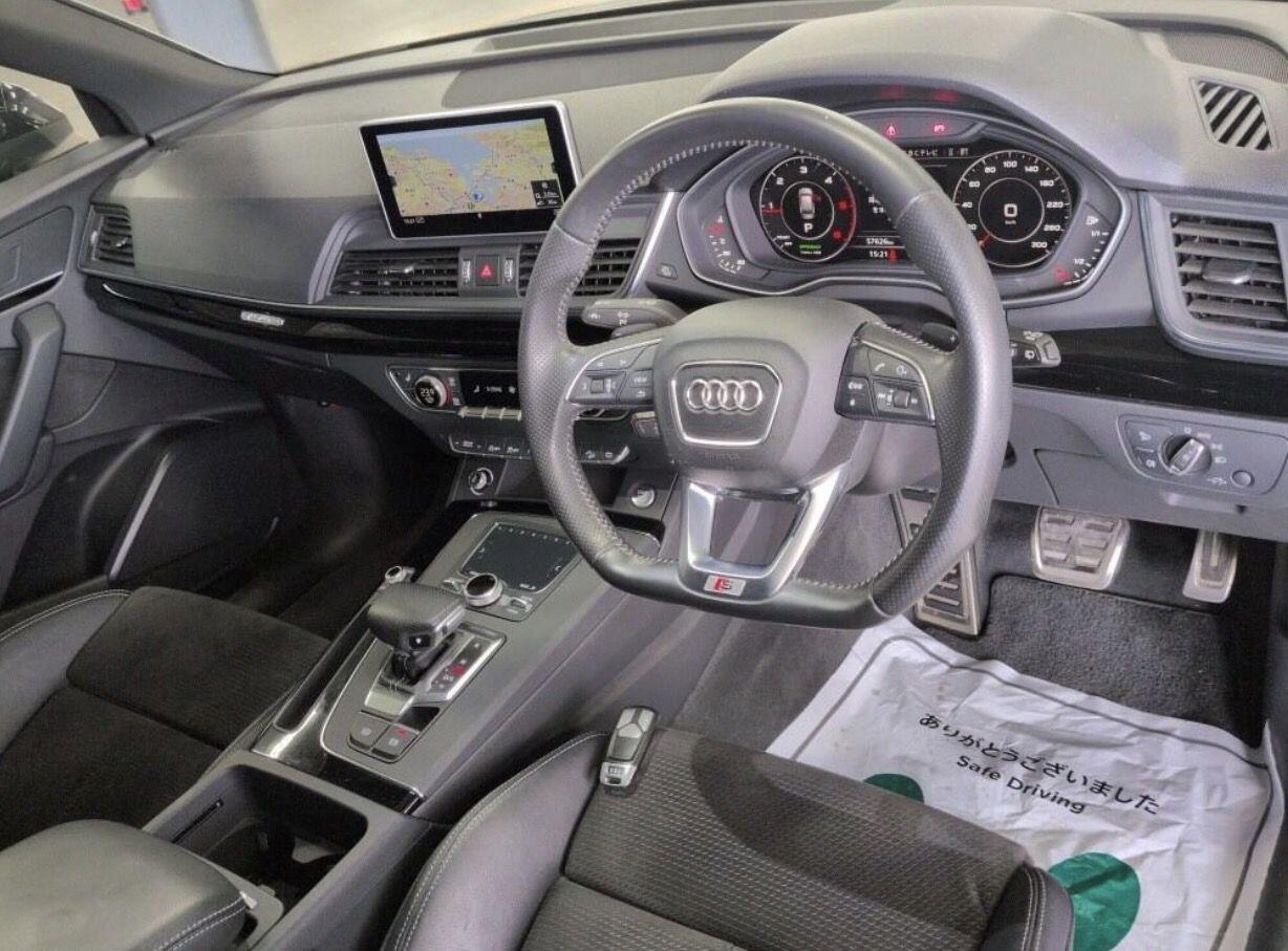 Audi Q5 view 5