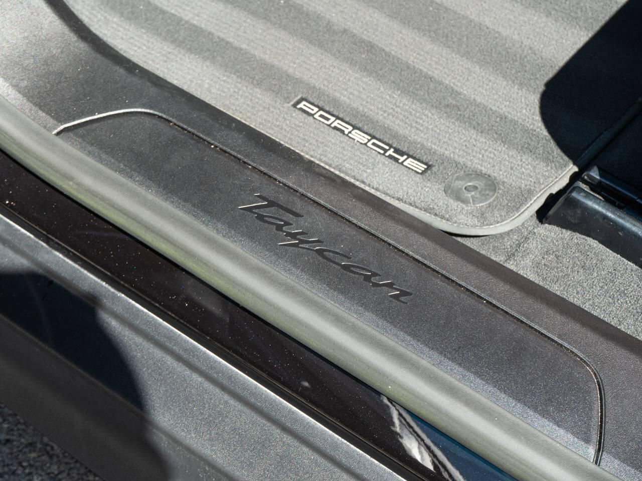 Porsche Taycan view 36