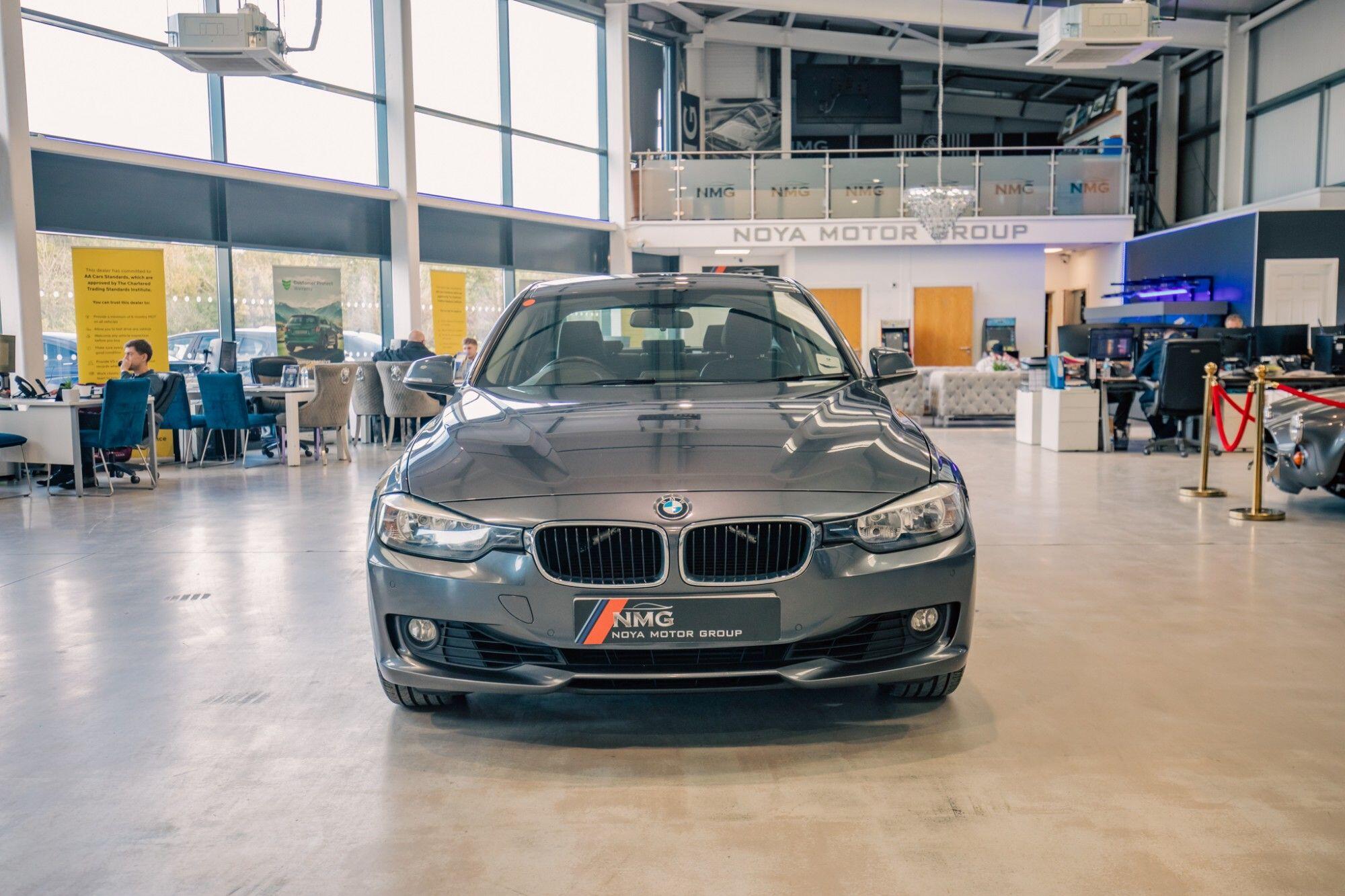 BMW 3 Series view 23