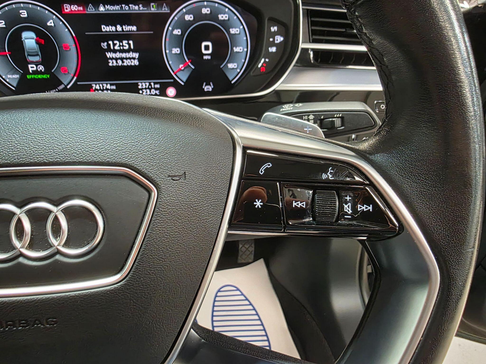 Audi A8 view 24