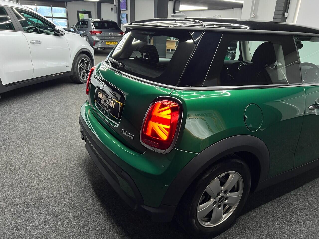 Mini Hatch view 11