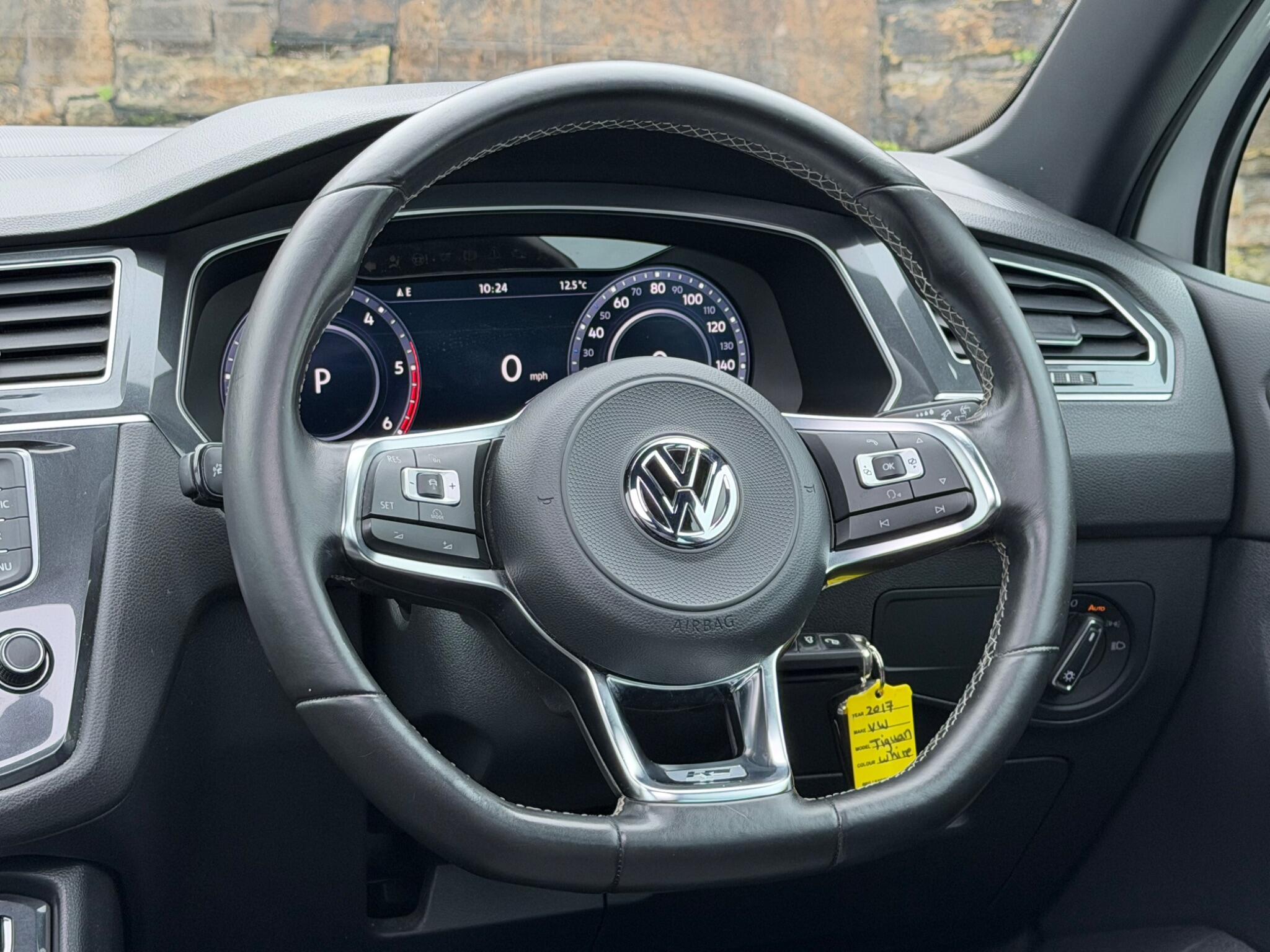 Volkswagen Tiguan view 27