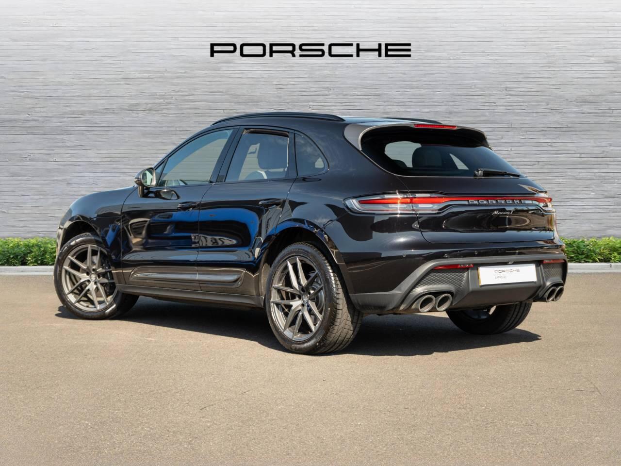 Porsche Macan view 3
