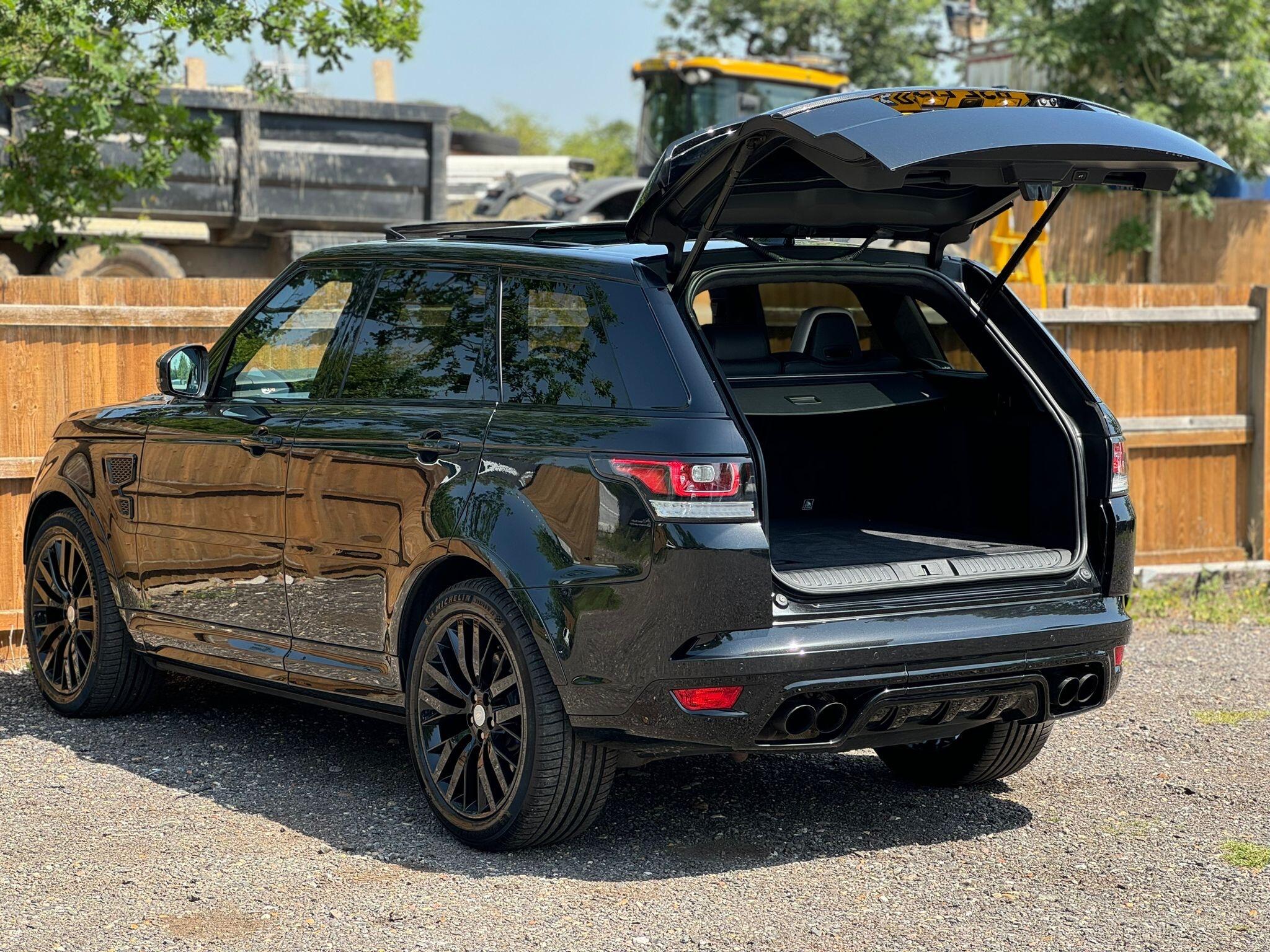 Land Rover Range Rover Sport view 4