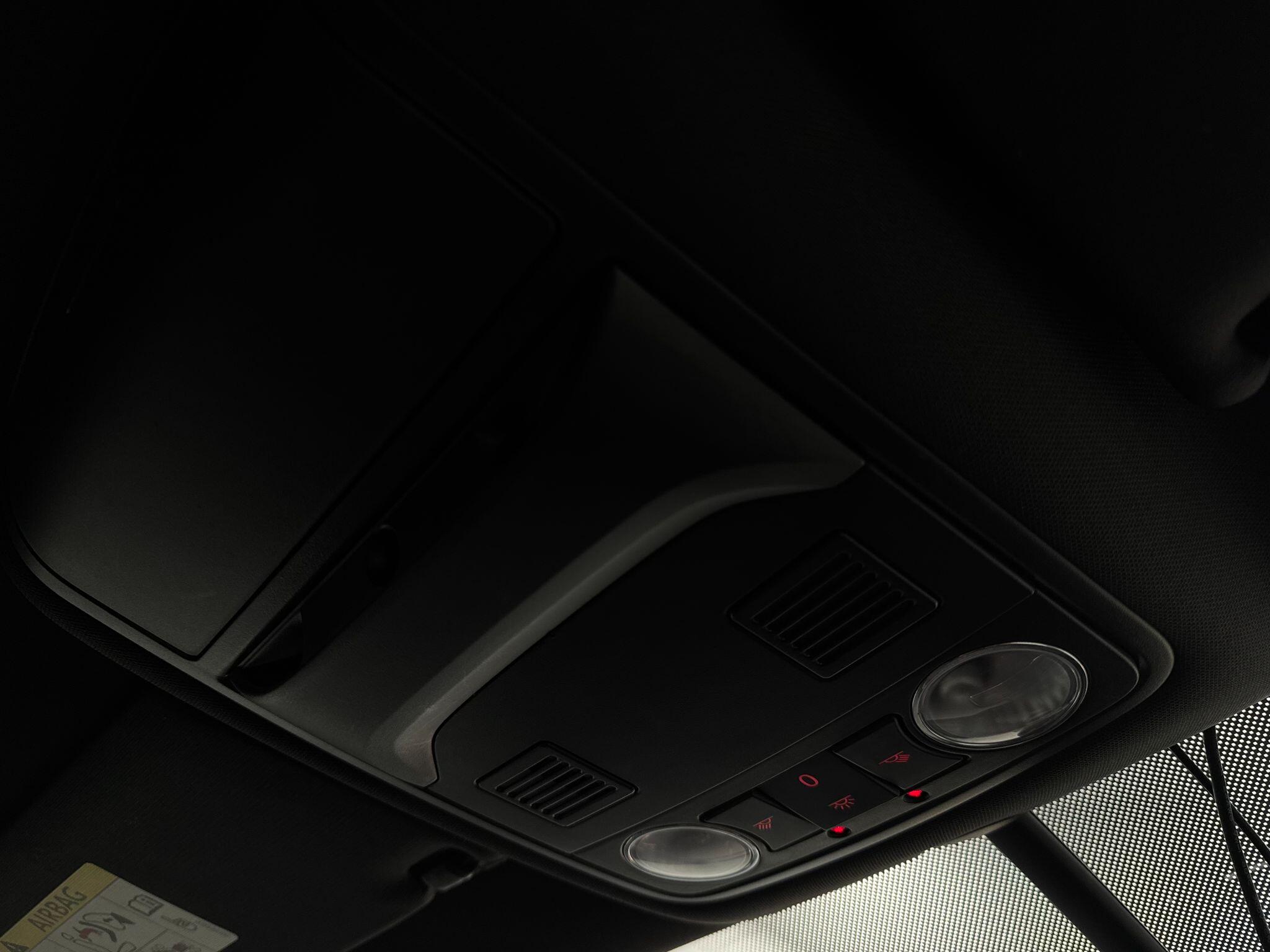Volkswagen Scirocco view 29