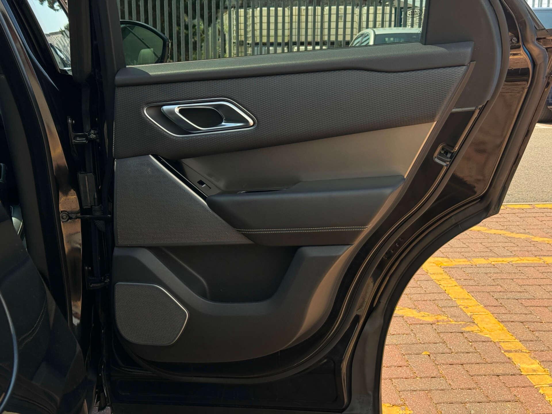 Land Rover Range Rover Velar view 26