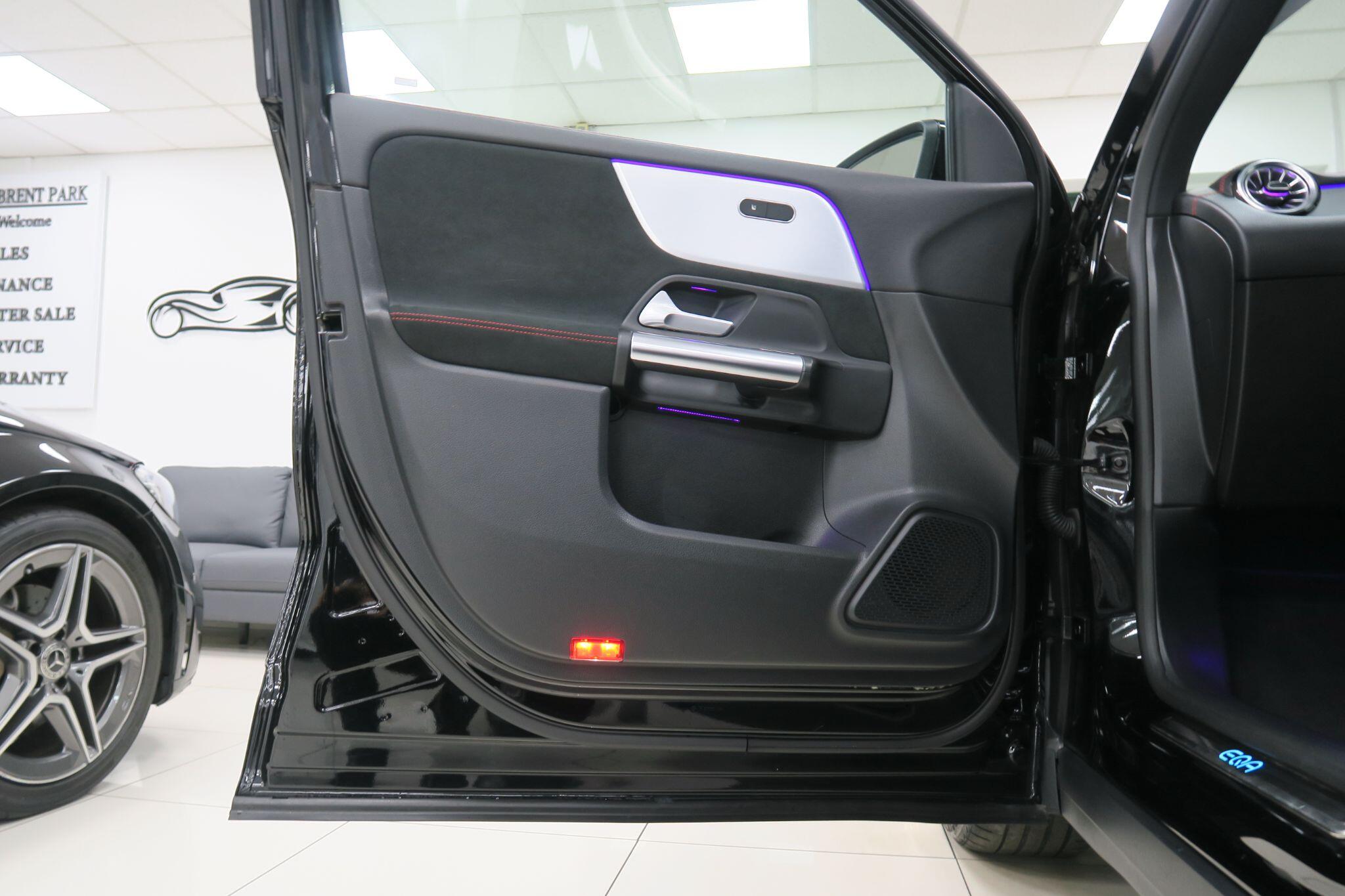 Mercedes-Benz EQA view 13
