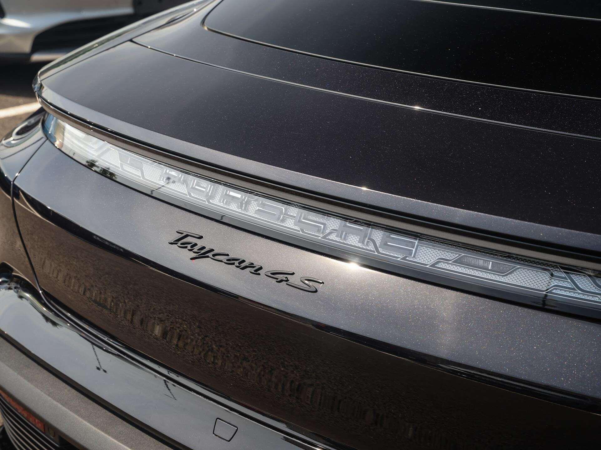 Porsche Taycan view 27