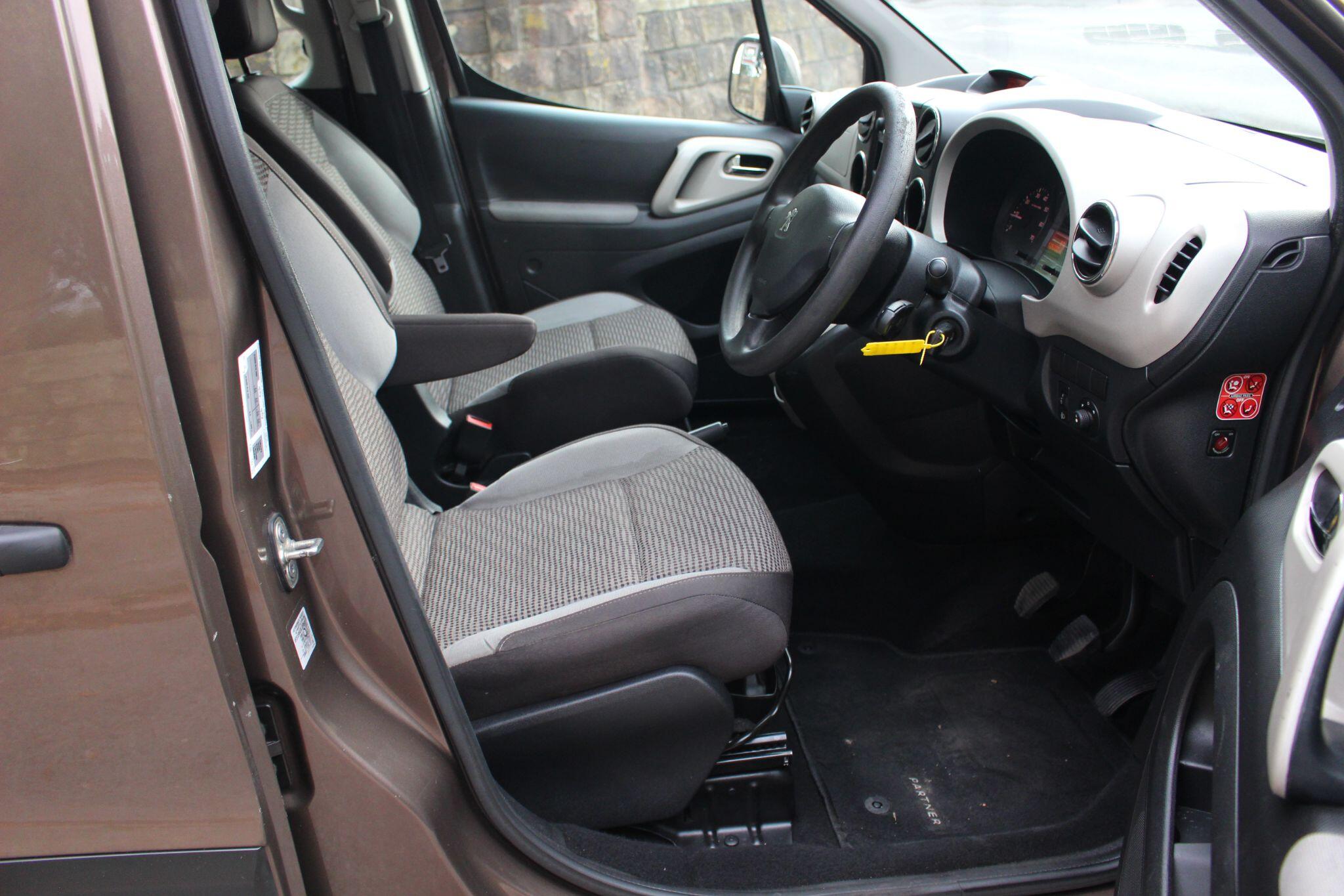 Peugeot Partner Tepee view 30