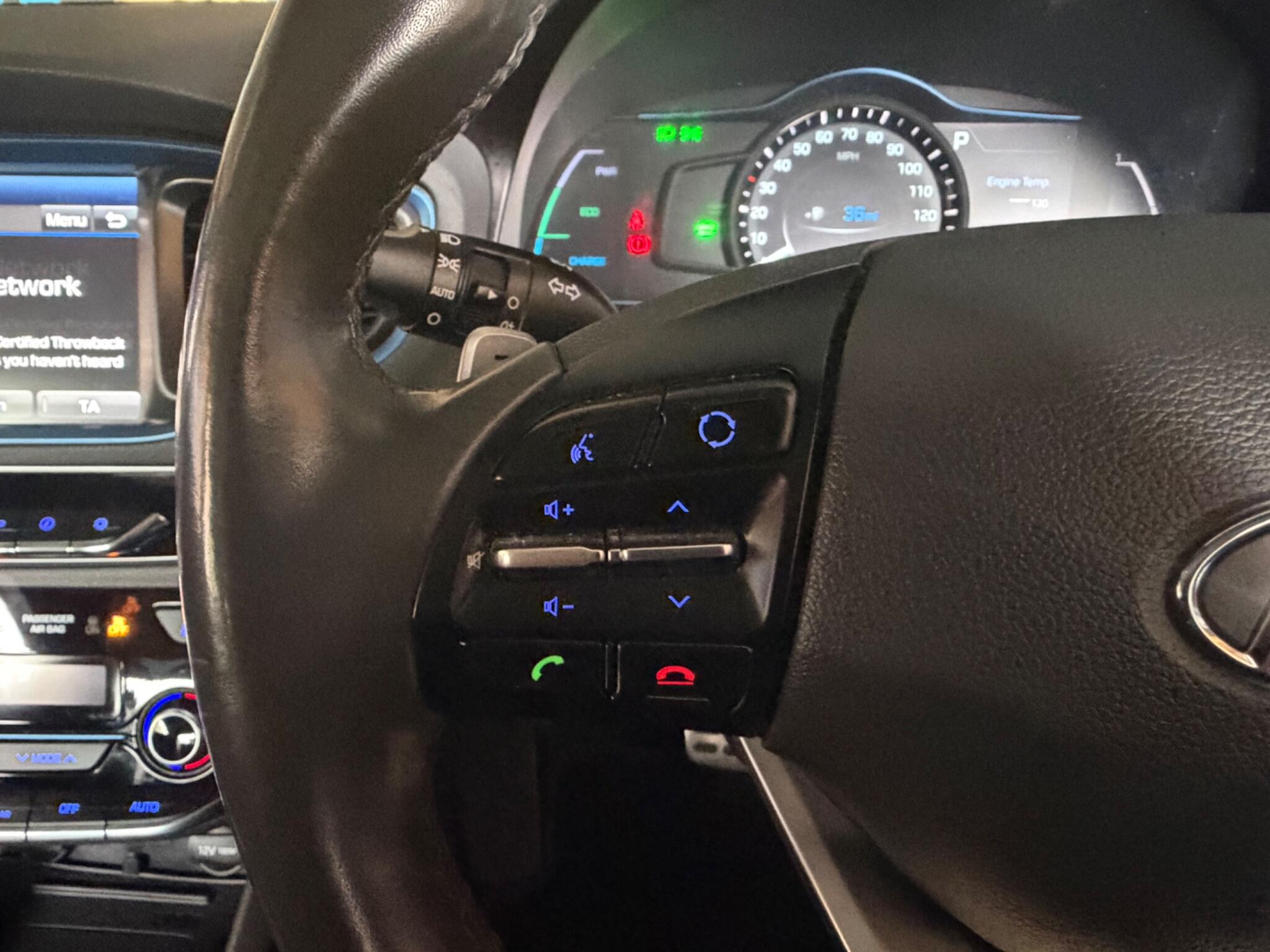 Hyundai Ioniq view 32