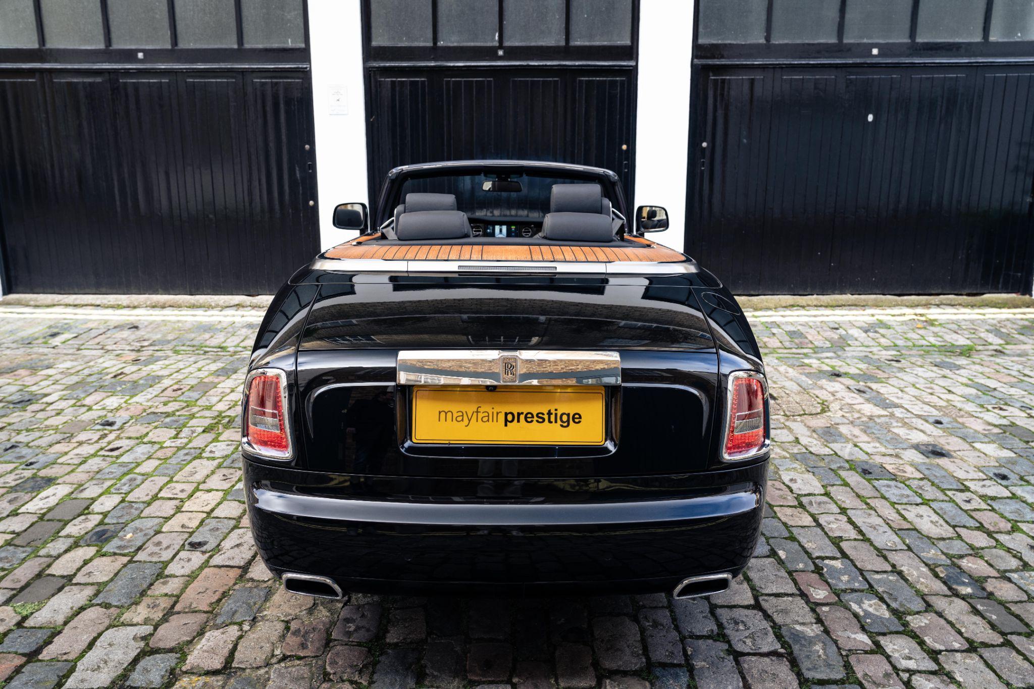 Rolls-Royce Phantom view 15