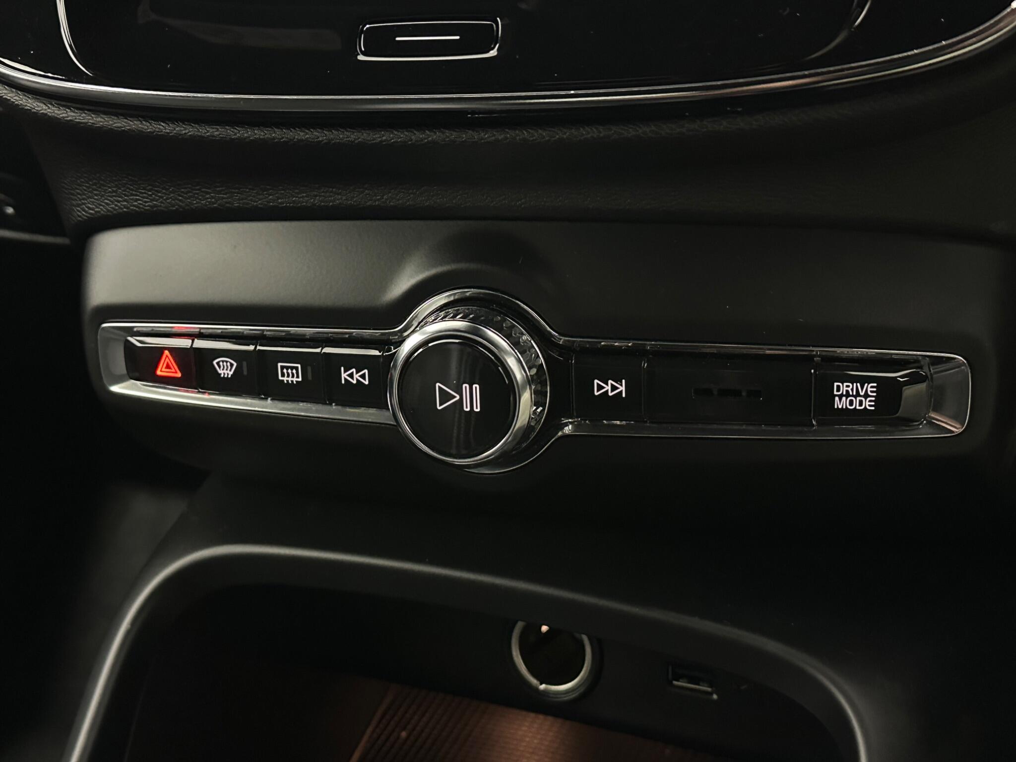 Volvo XC40 view 21