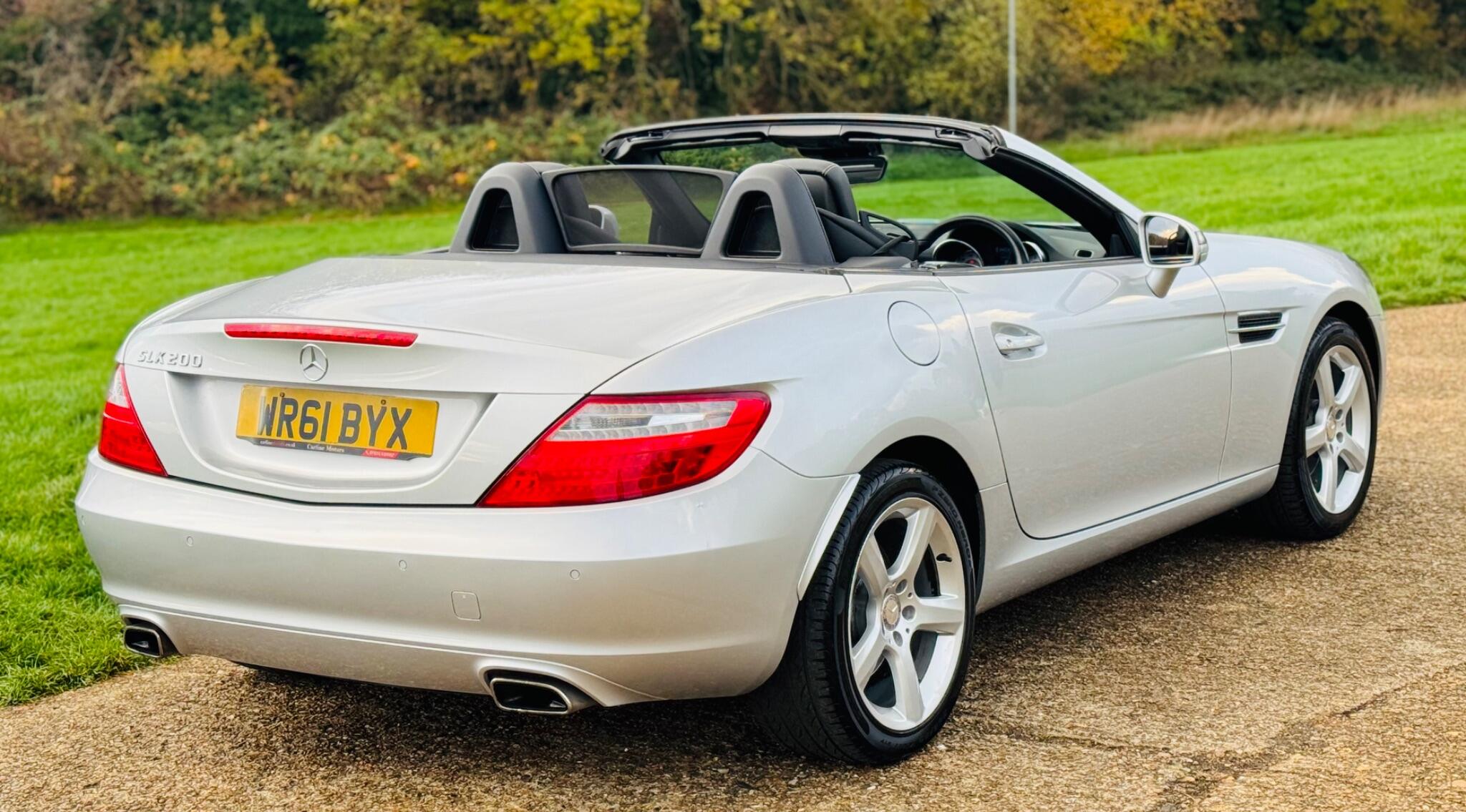 2011 Mercedes-Benz SLK image 16