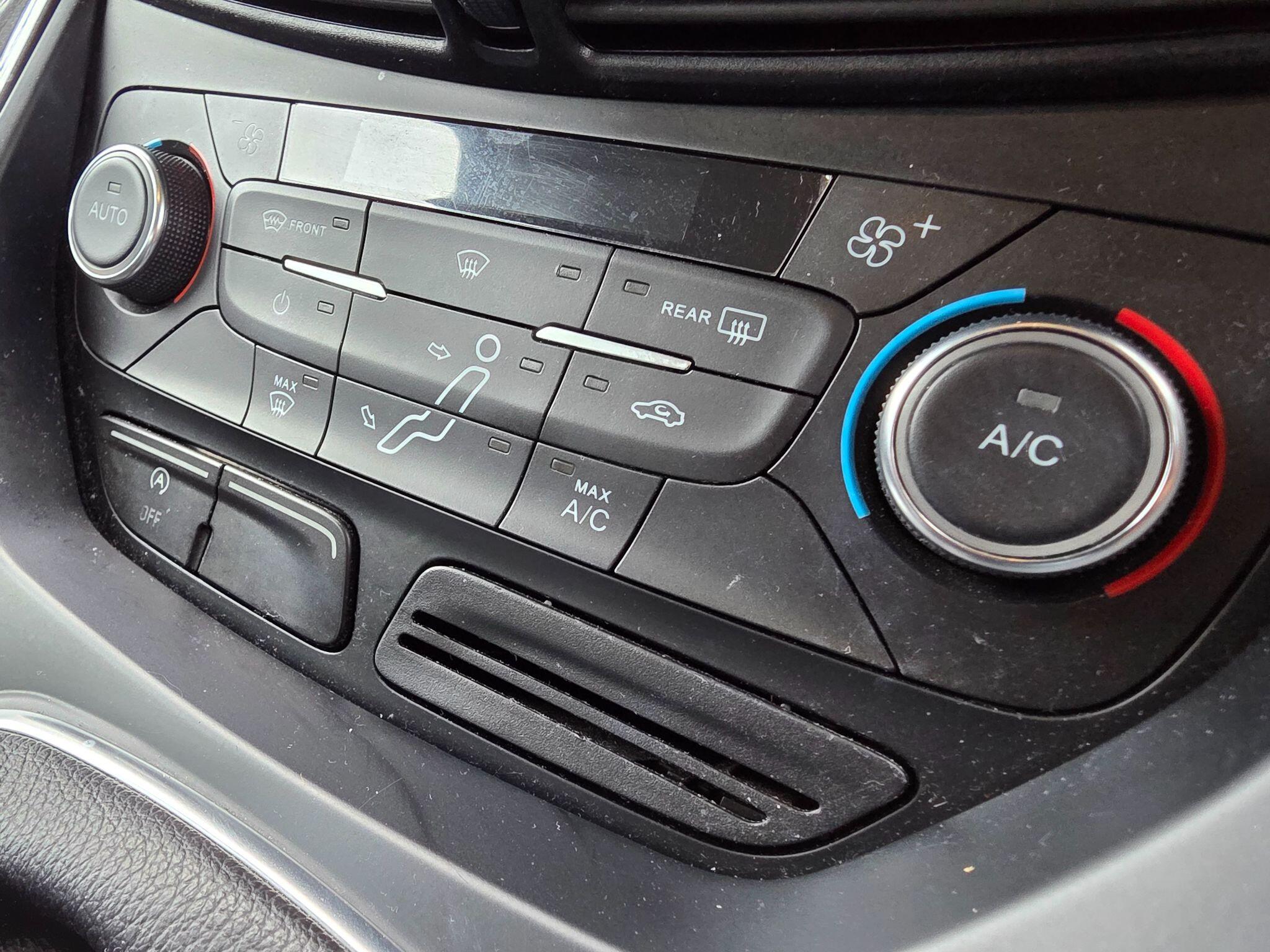Ford C-Max view 18