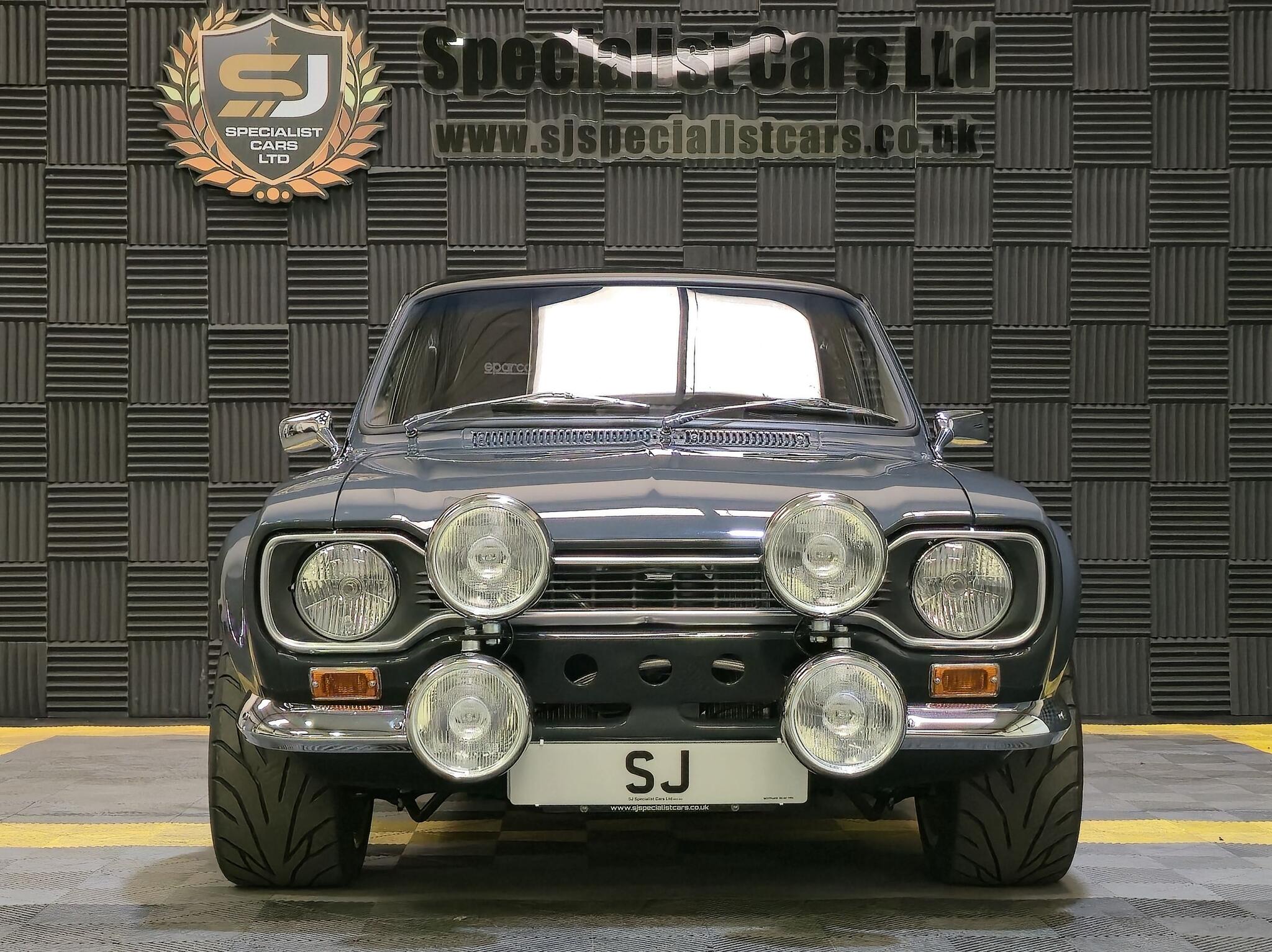 Ford Escort view 13