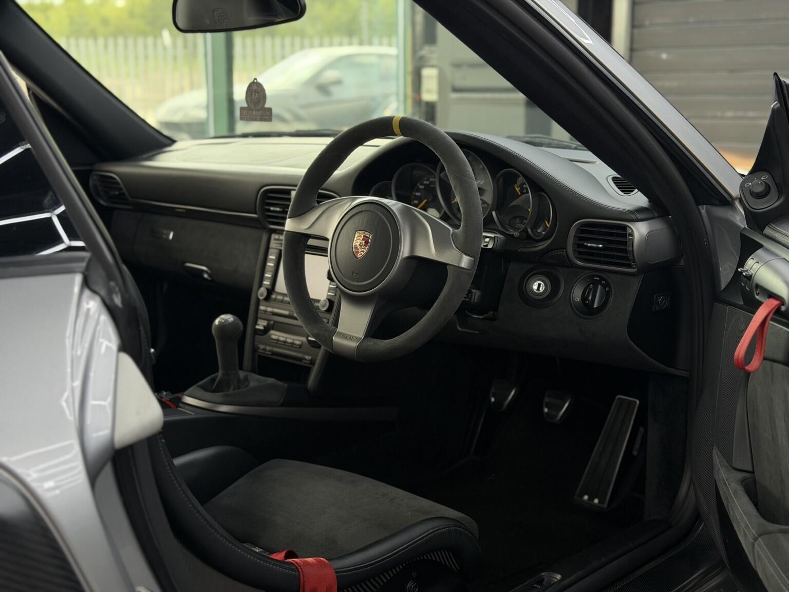 Porsche 911 view 52