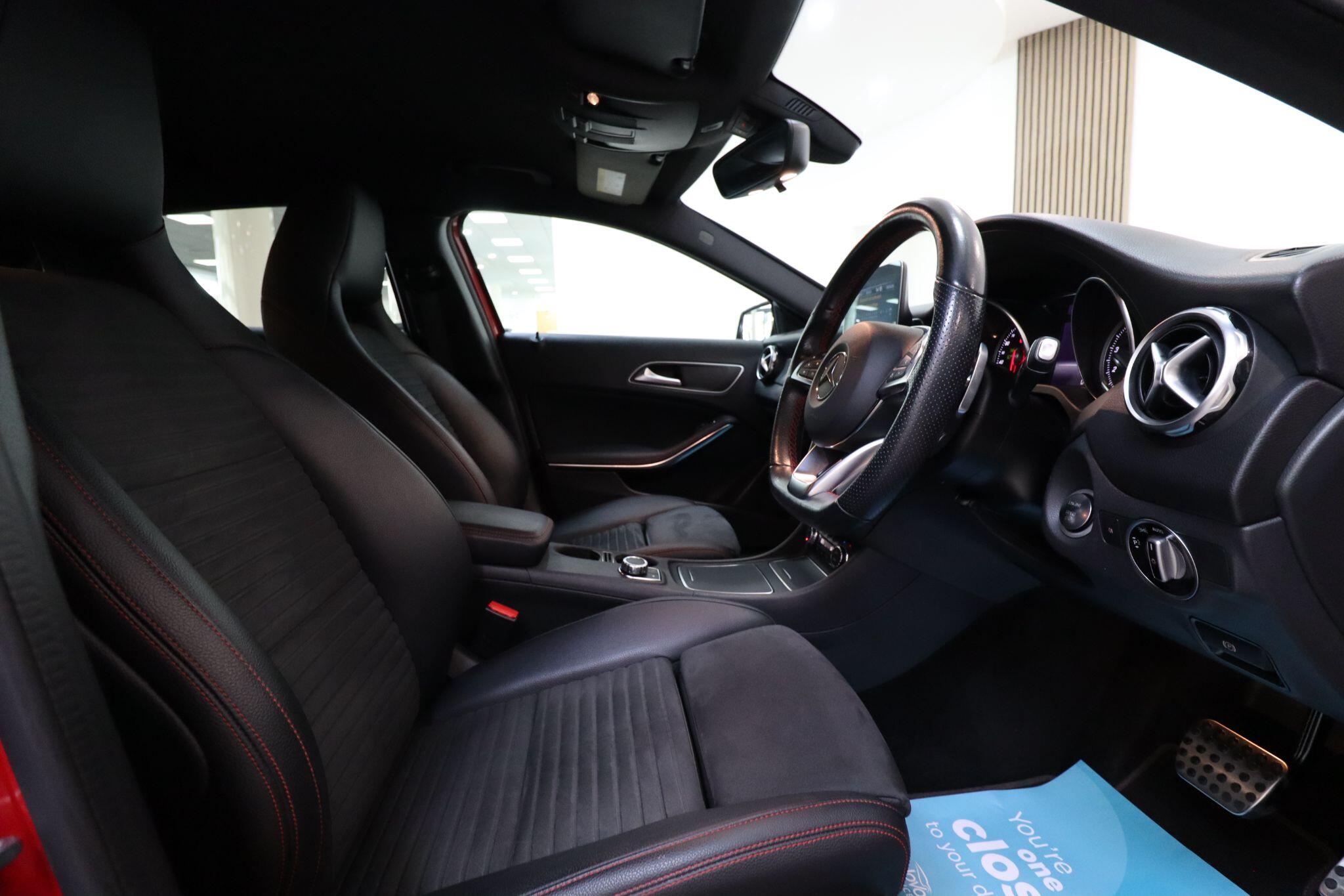 Mercedes-Benz Gla view 14