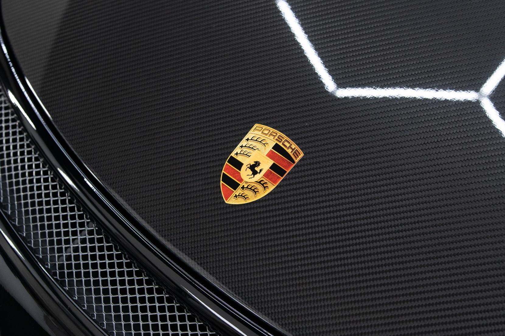 Porsche 911 view 29