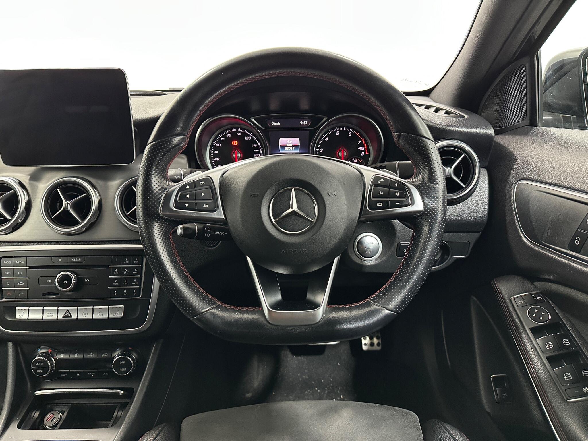 Mercedes-Benz Gla view 13