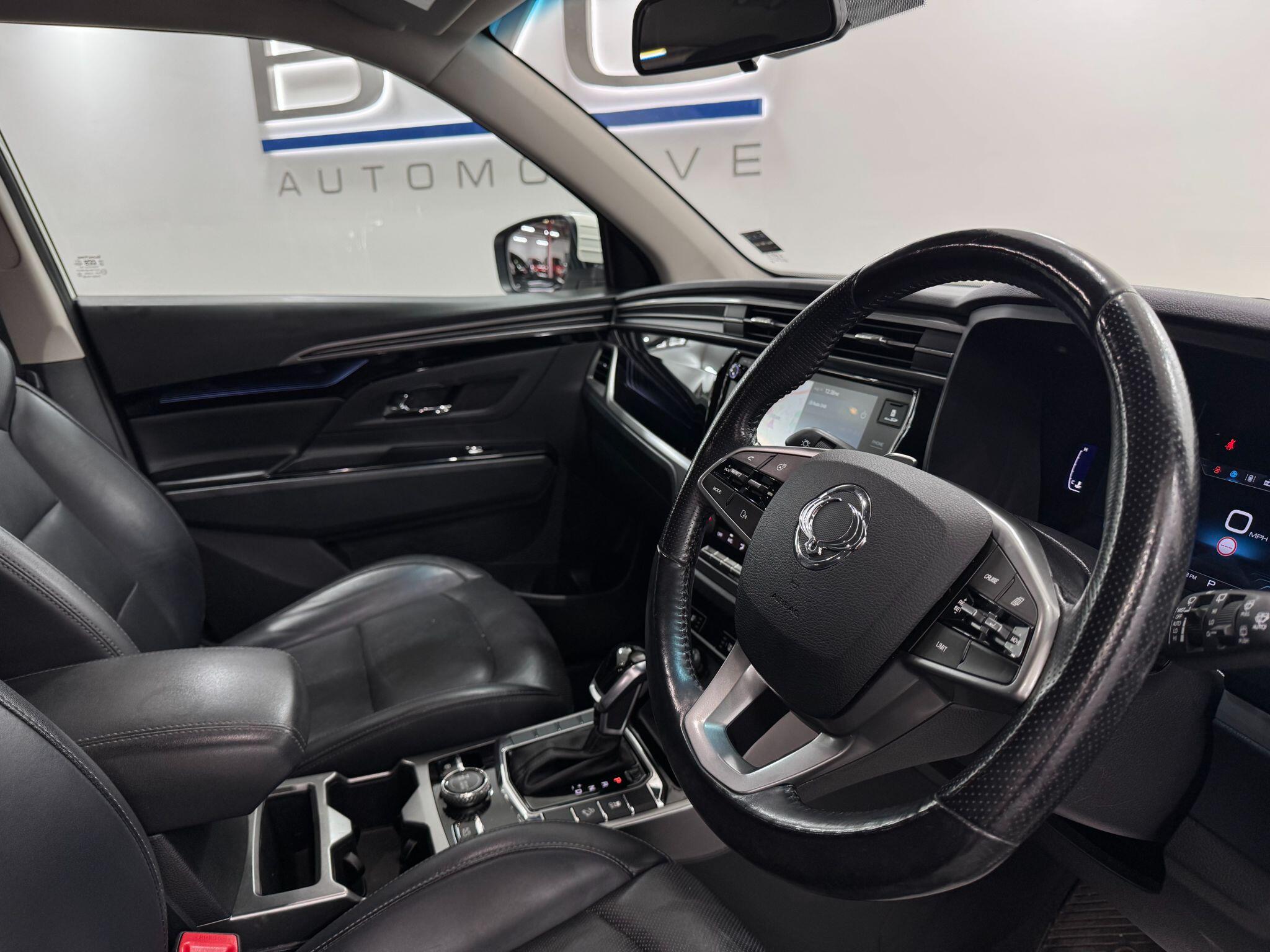 KGM Korando view 26