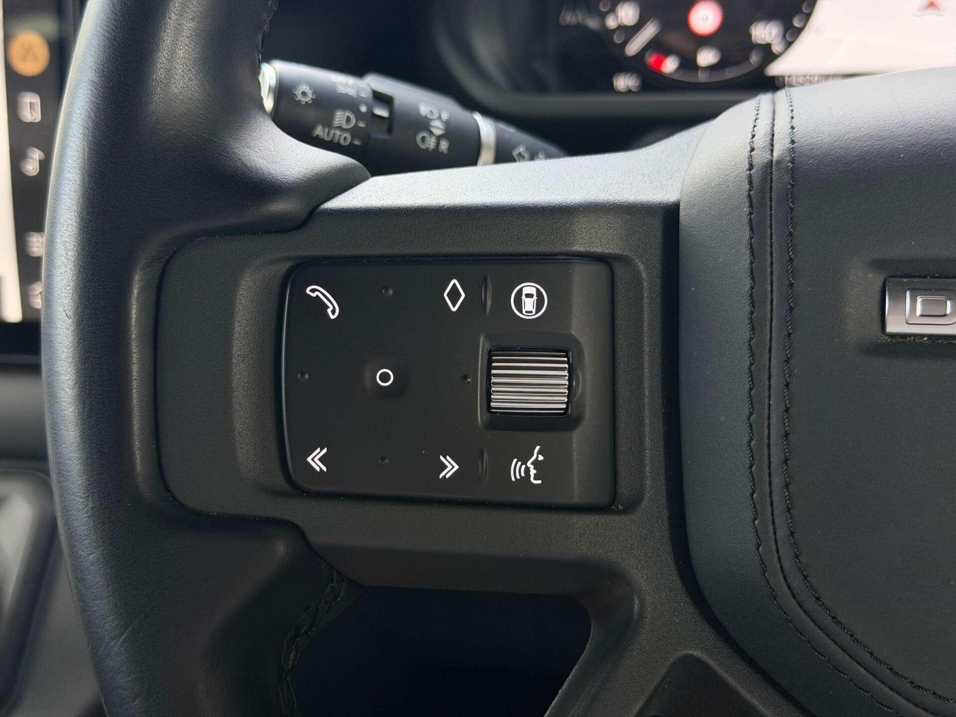 Land Rover Defender view 34