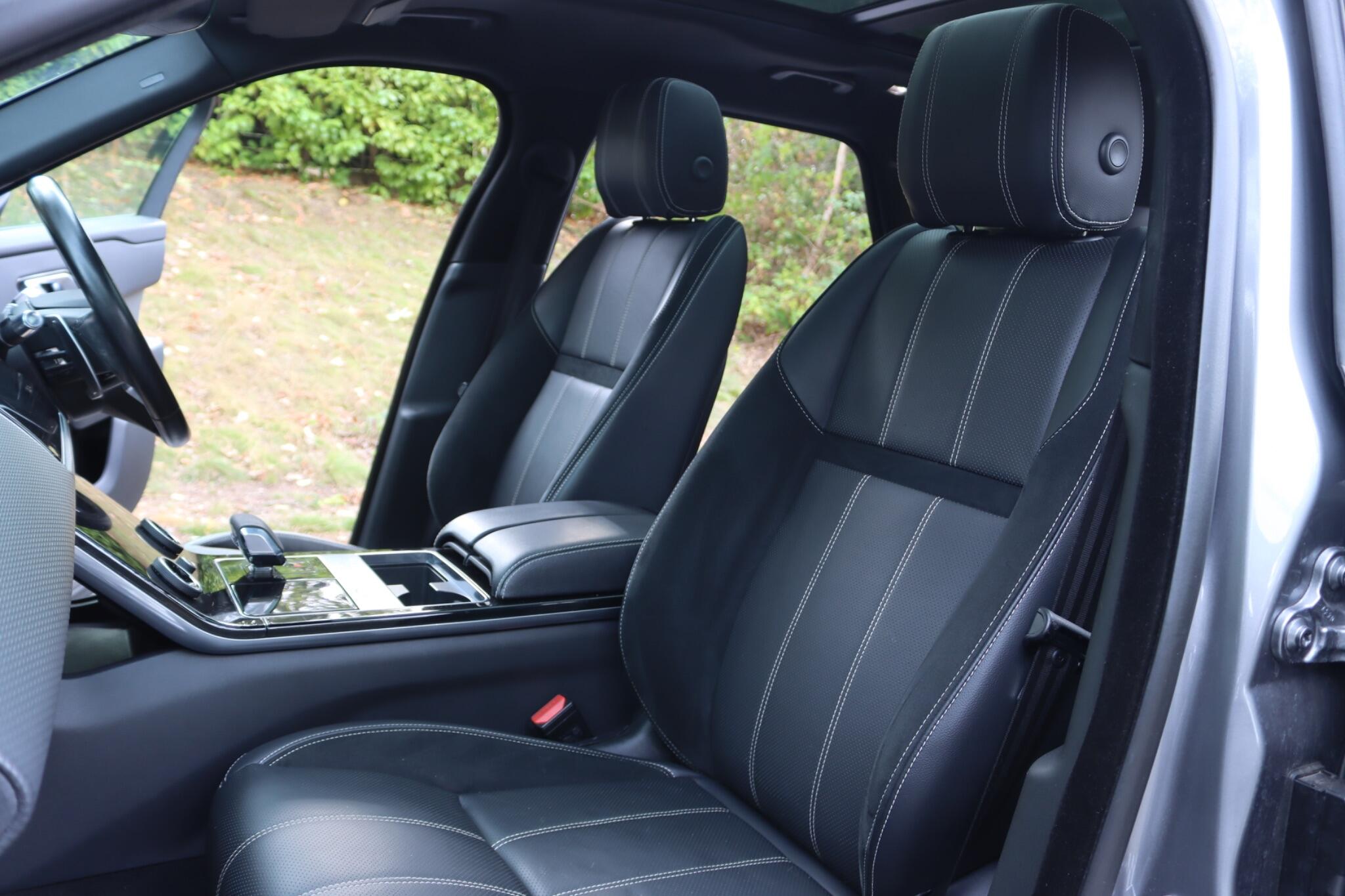 Land Rover Range Rover Velar view 6