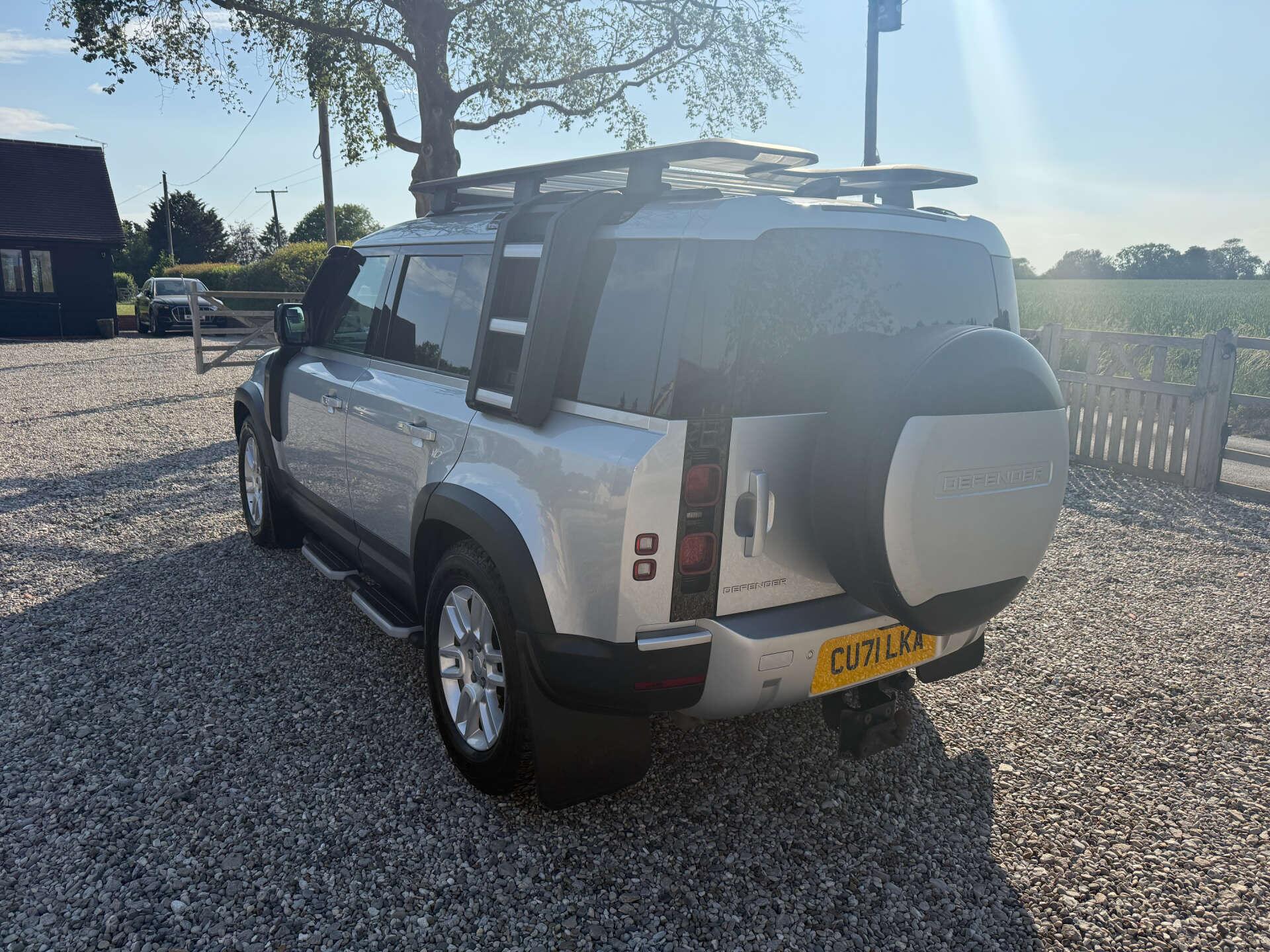 Land Rover Defender view 3