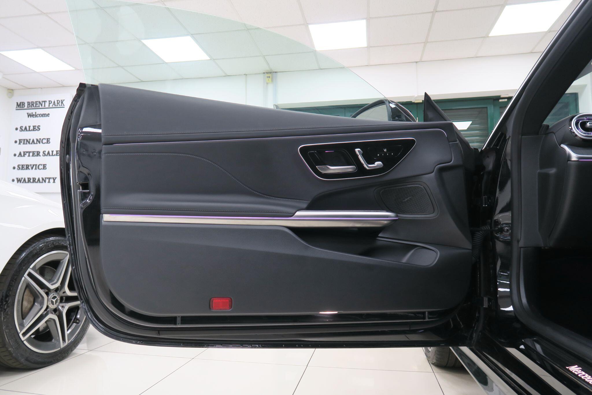 Mercedes-Benz Cle view 13