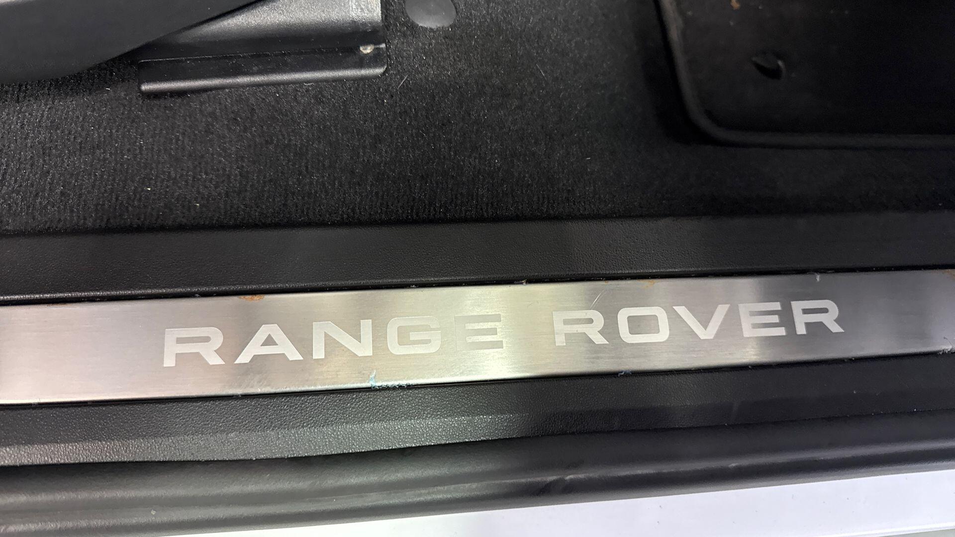 Land Rover Range Rover Evoque view 23