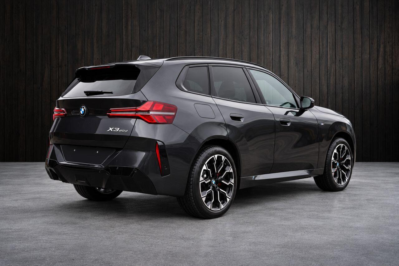 BMW X3 view 9