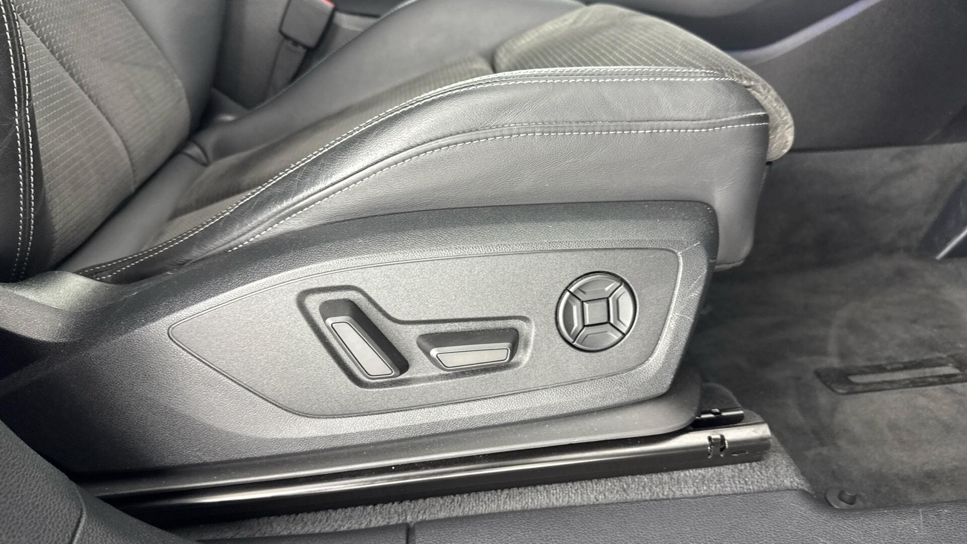 Audi Q3 view 18