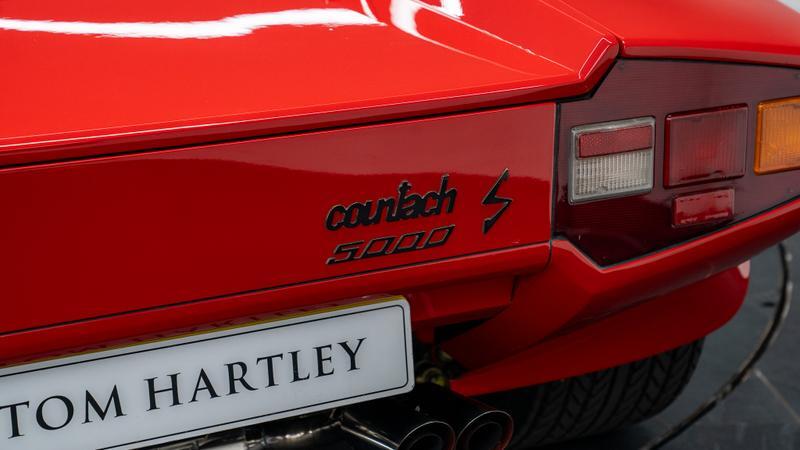 Lamborghini Countach view 23