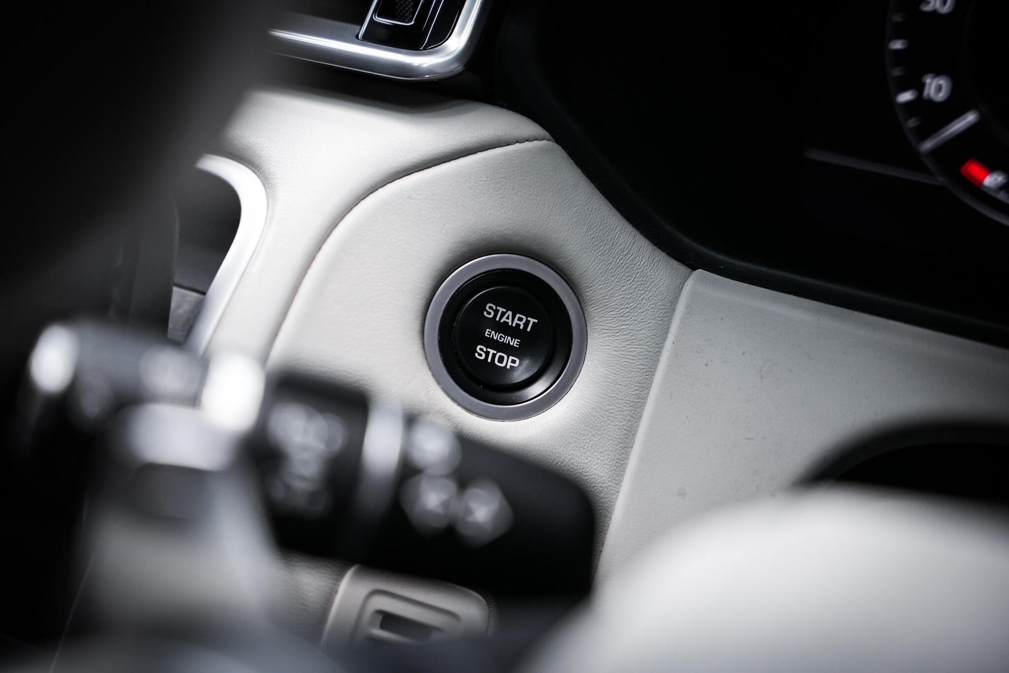 Land Rover Range Rover Velar view 47